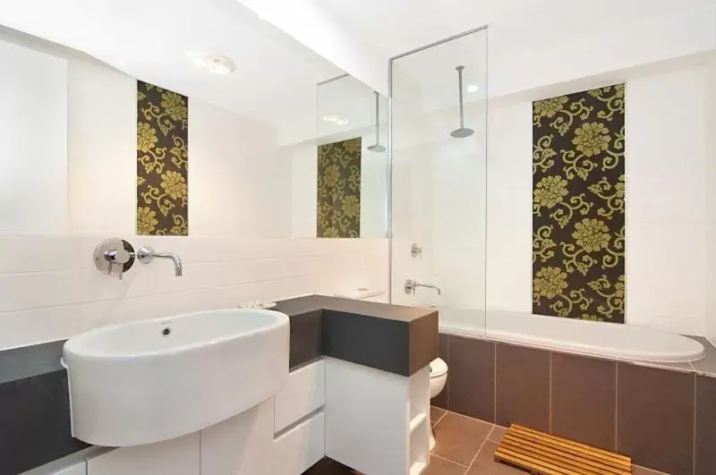 Bathroom in Byron Butter Factory Apartments