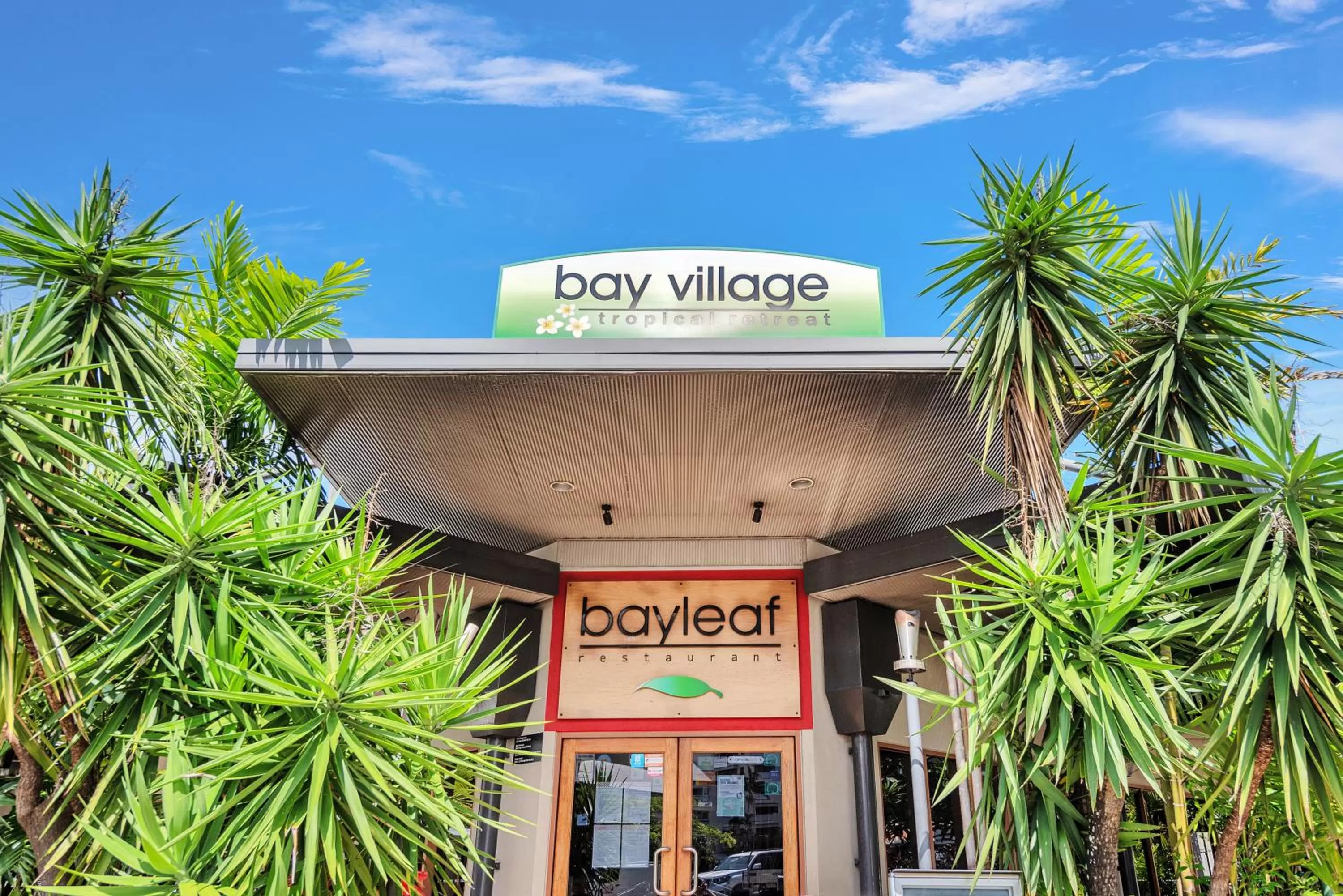 Property building in Bay Village Tropical Retreat & Apartments