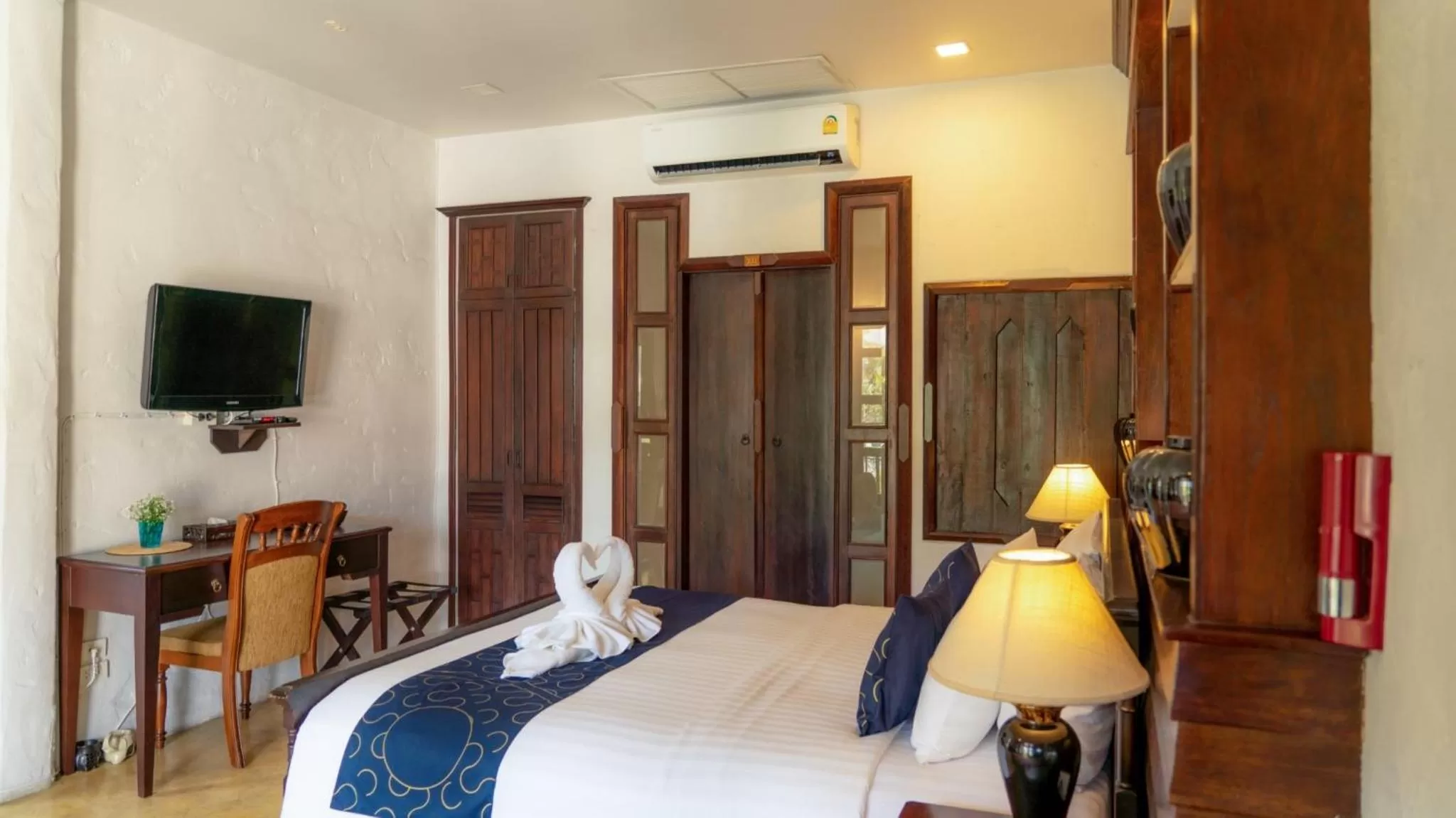 Photo of the whole room, TV/Entertainment Center in Cheva Gallery Boutique Hotel