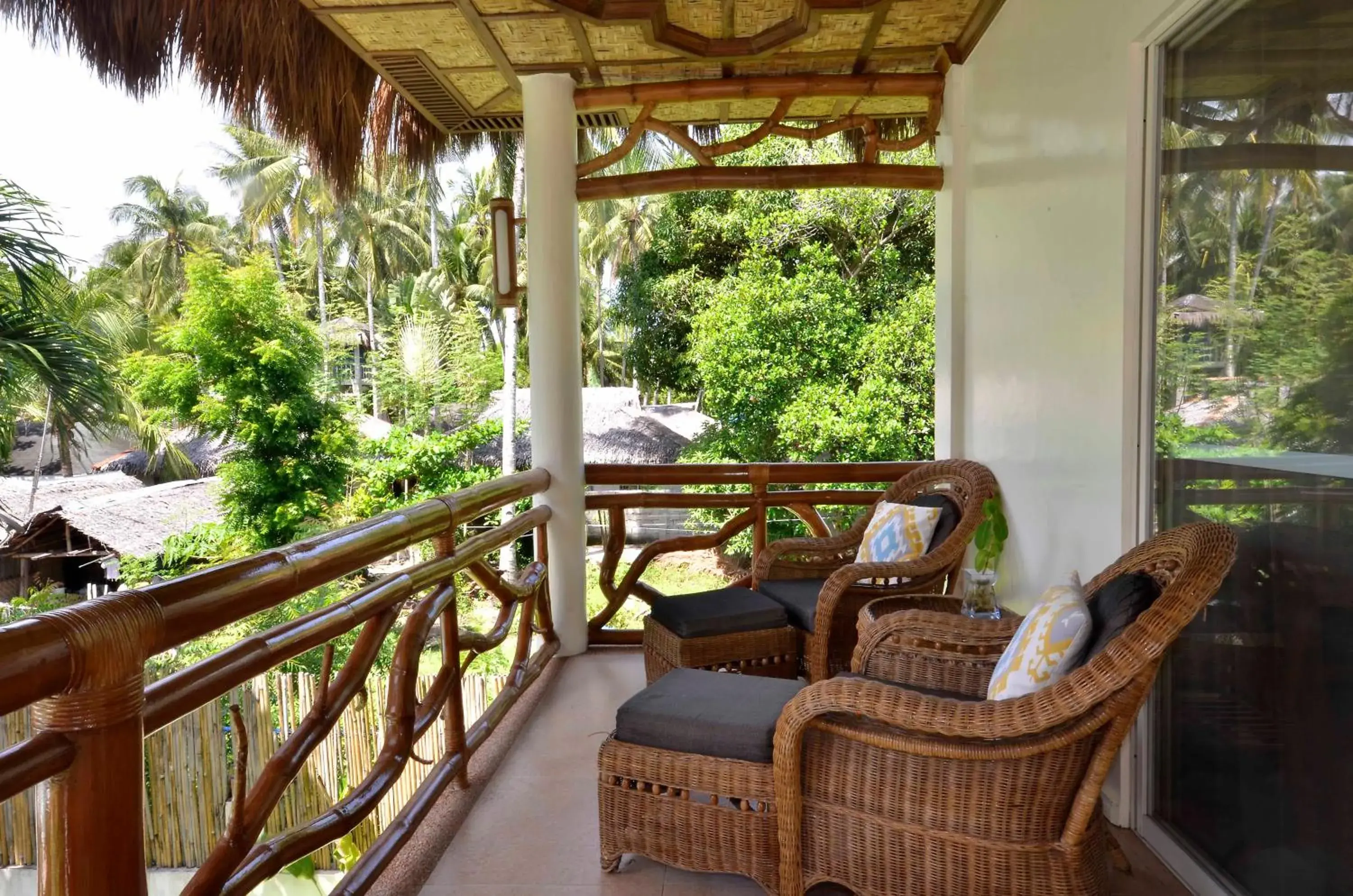 Balcony/Terrace in Mike's Dauin Dive Resort