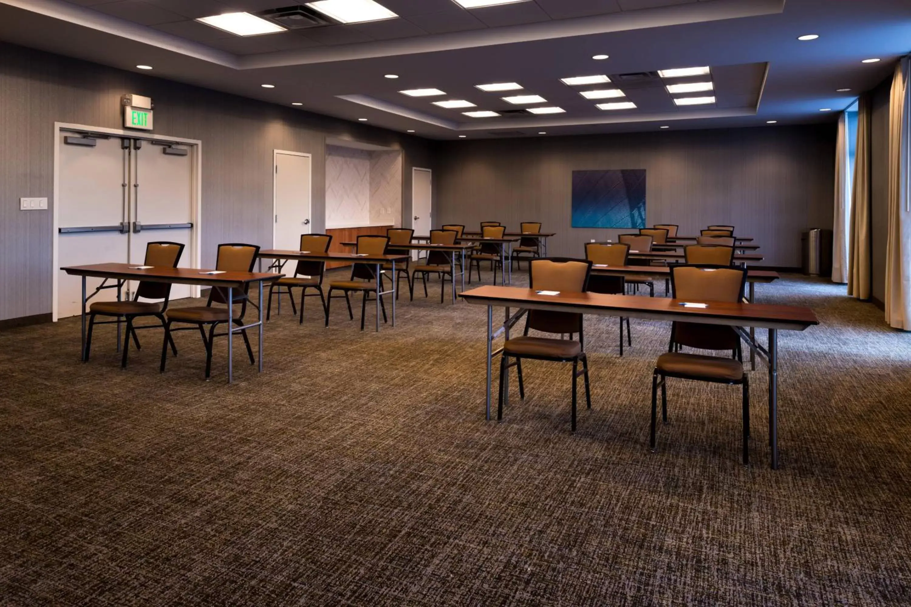 Meeting/conference room in SpringHill Suites Pittsburgh Southside Works