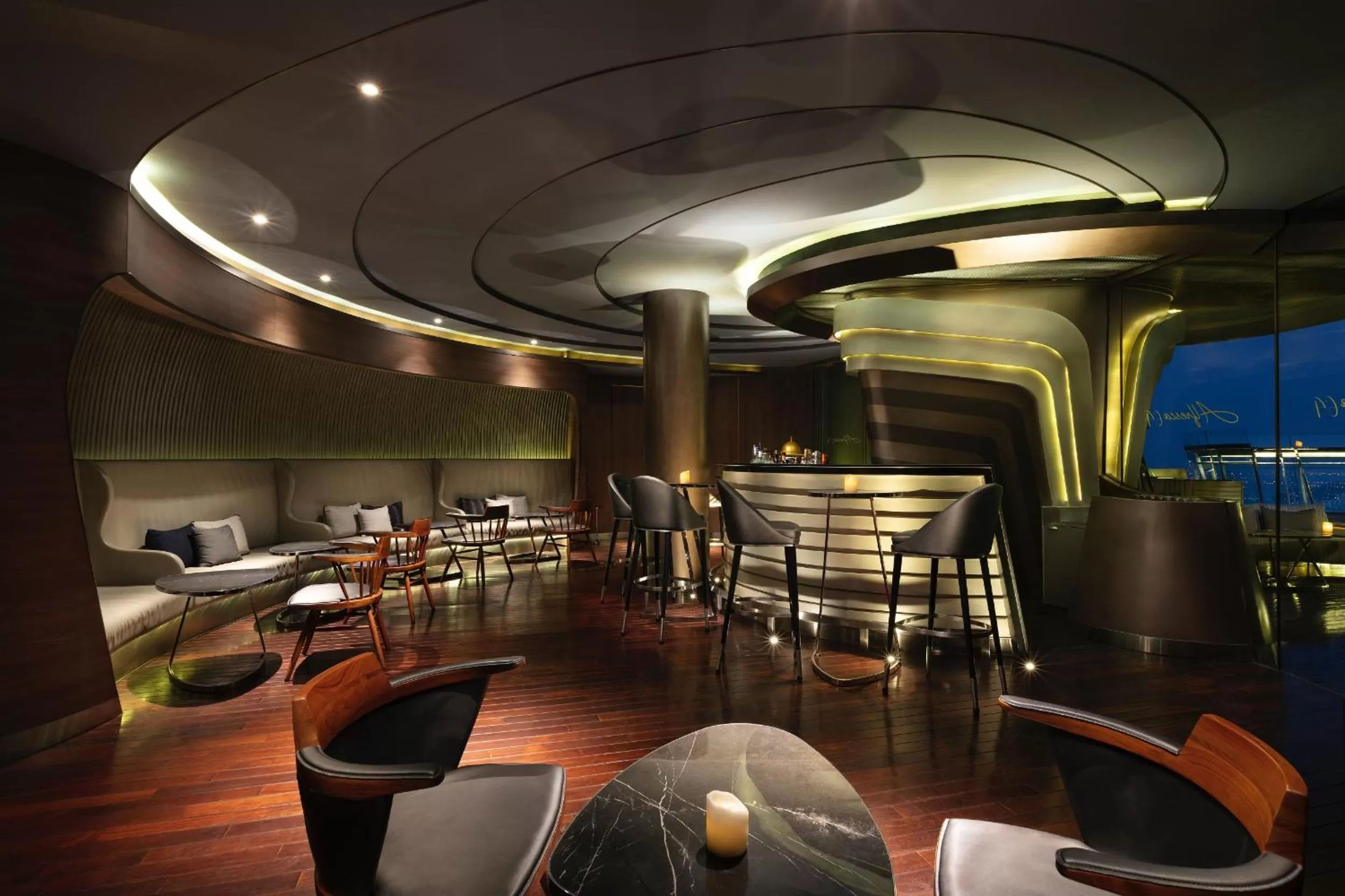 Restaurant/places to eat in lebua at State Tower