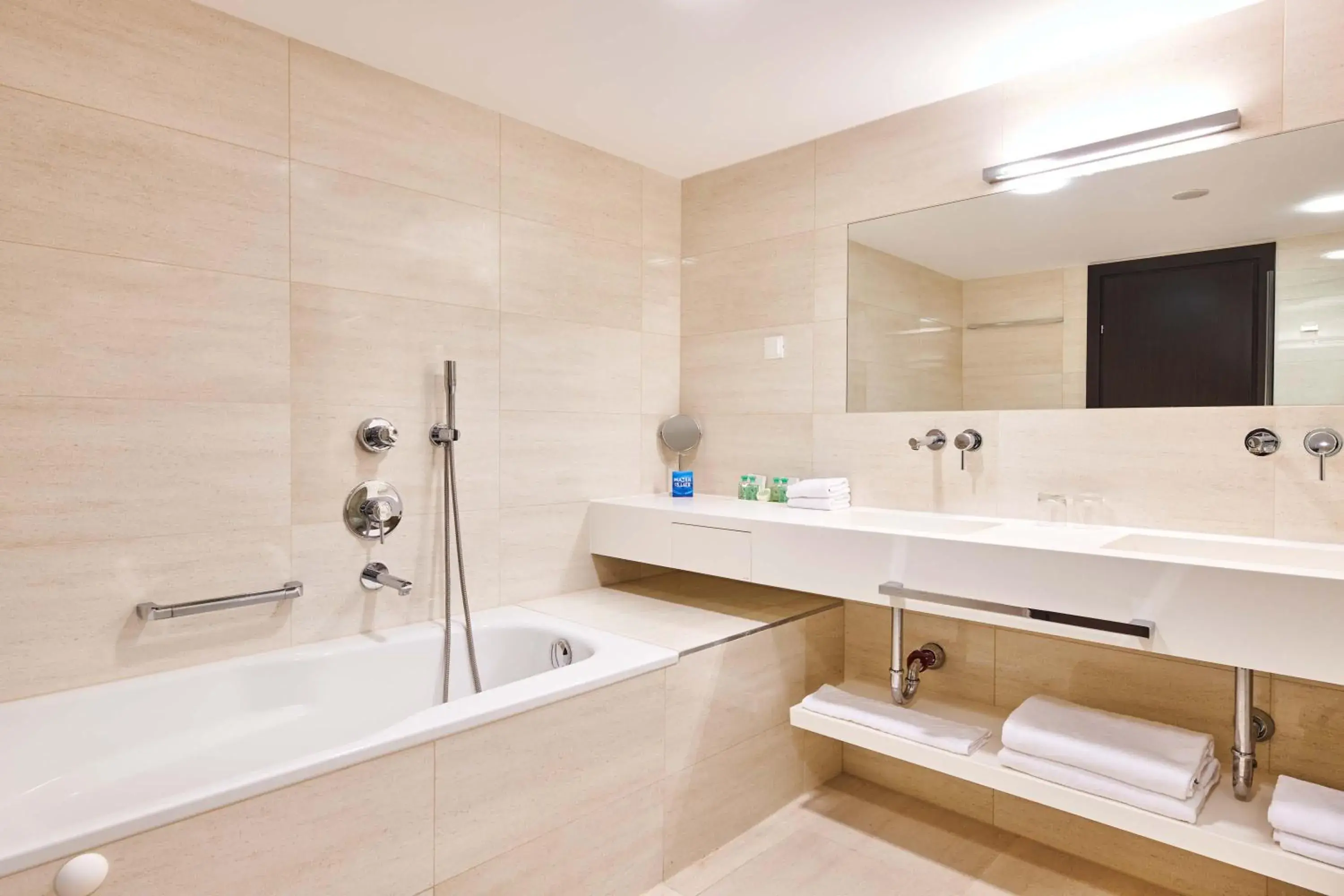 Bedroom, Bathroom in Hotel Parentium Plava Laguna