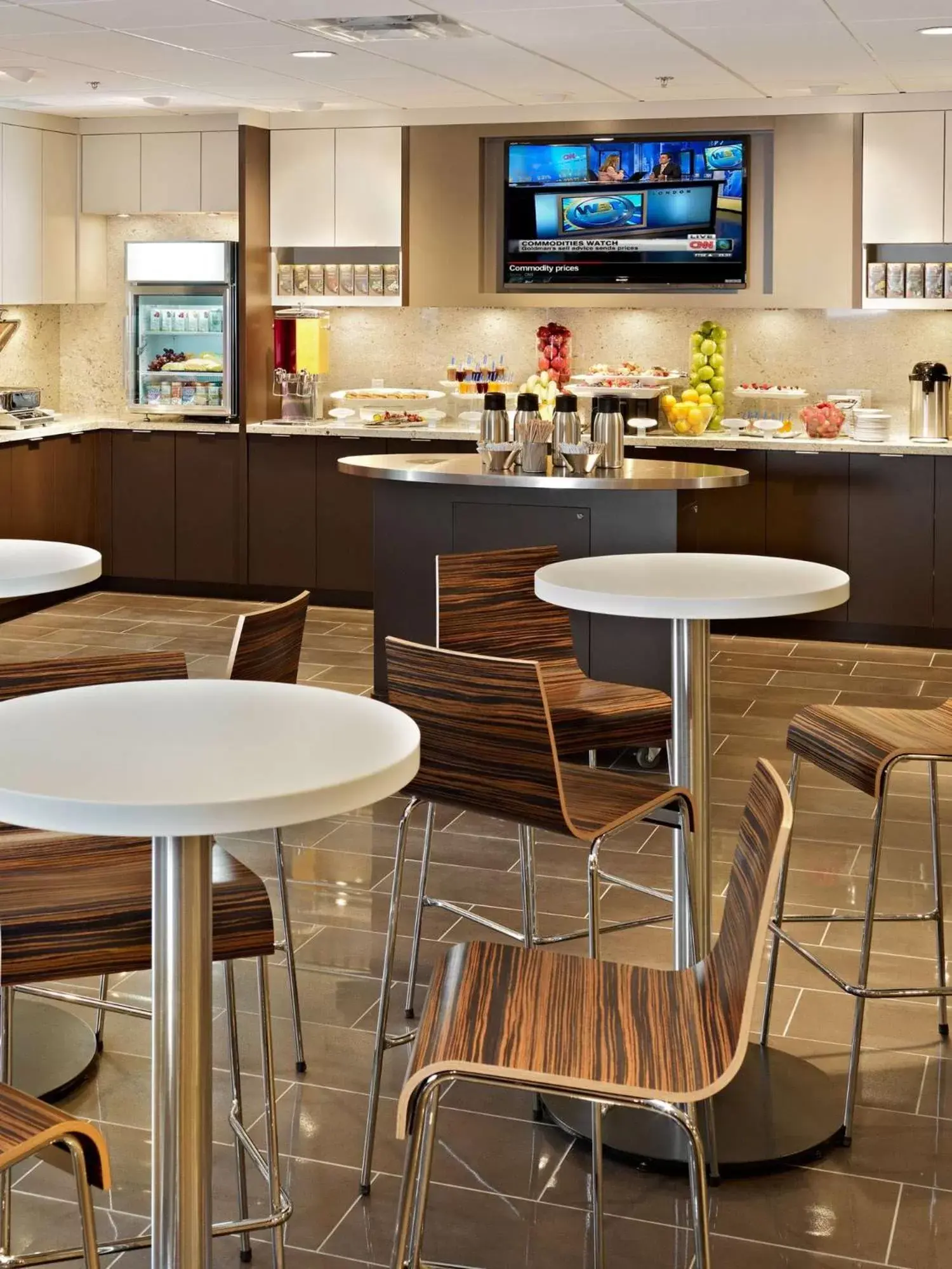 Restaurant/places to eat, Lounge/Bar in DoubleTree by Hilton Hotel & Conference Centre Regina