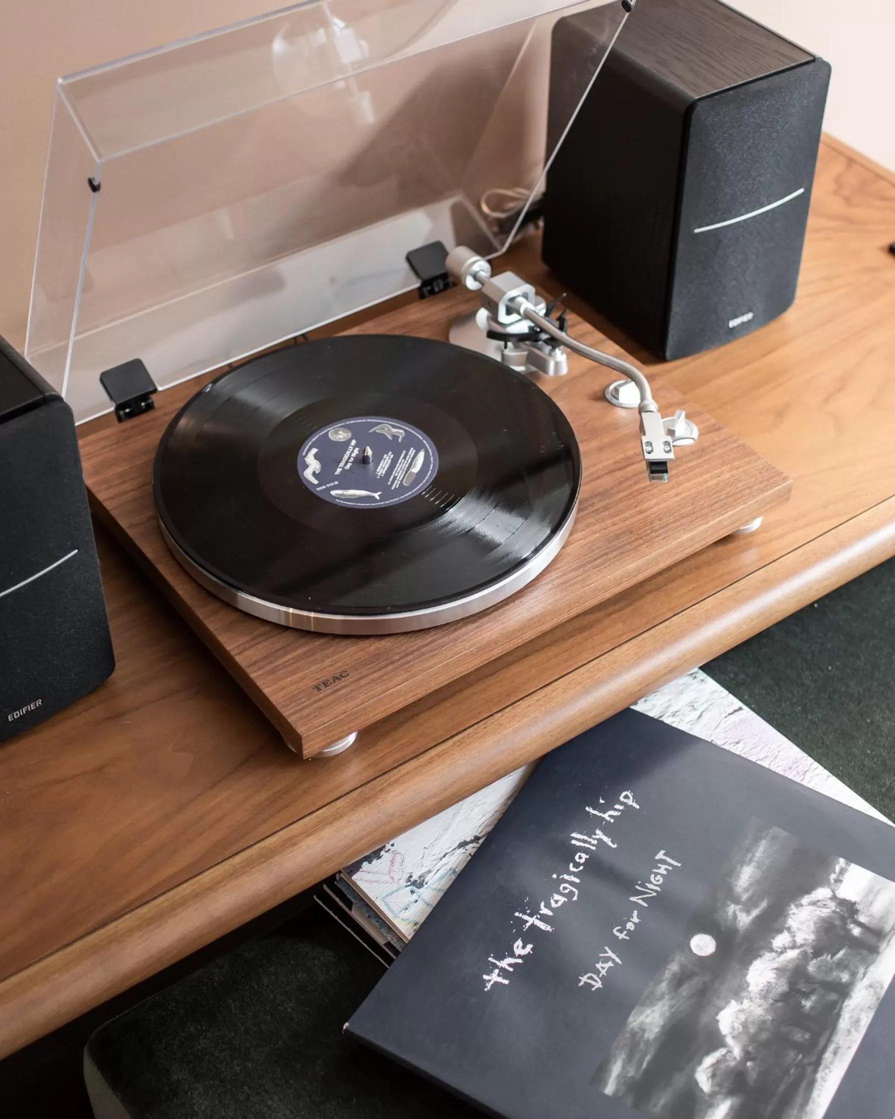 TV and multimedia in Kimpton Saint George Hotel by IHG