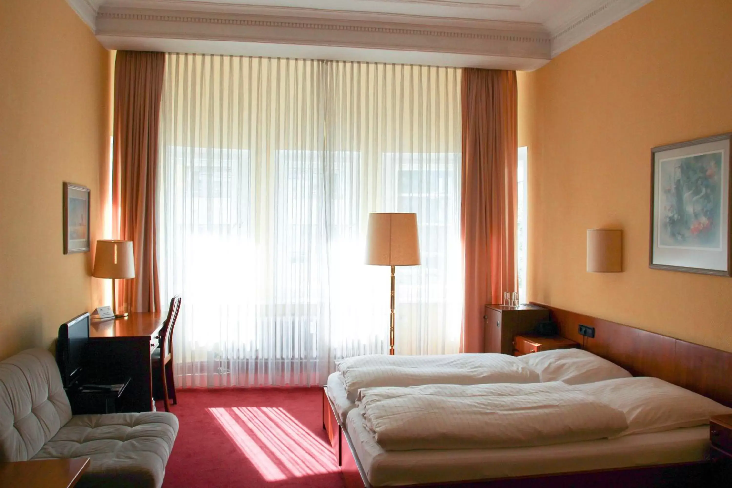 Photo of the whole room, Bed in Kurfürst am Kurfürstendamm Photo of the whole room, Bed in Kurfürst am Kurfürstendamm
