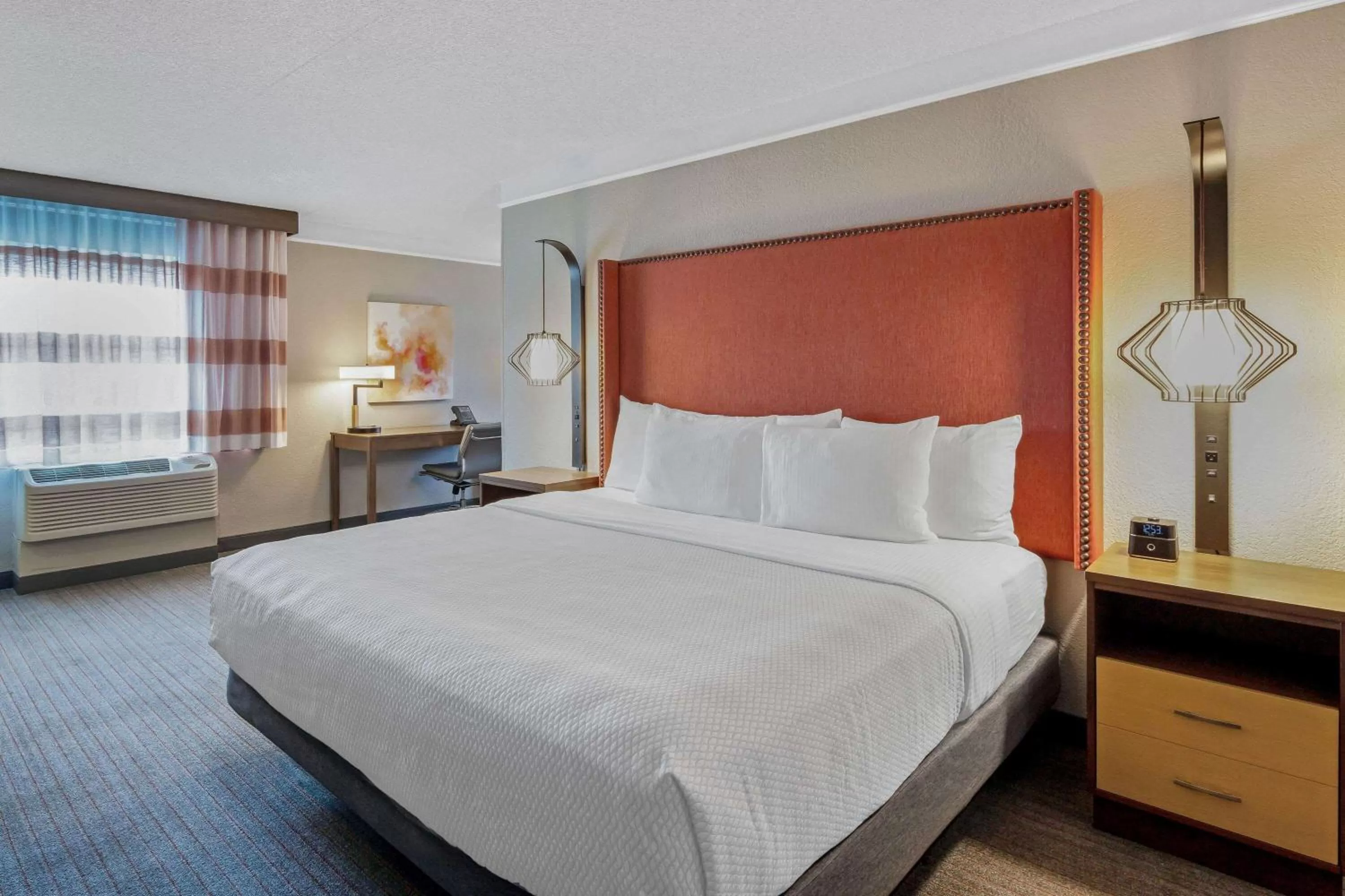 Photo of the whole room, Bed in La Quinta by Wyndham San Francisco Airport North - Free Airport Shuttle