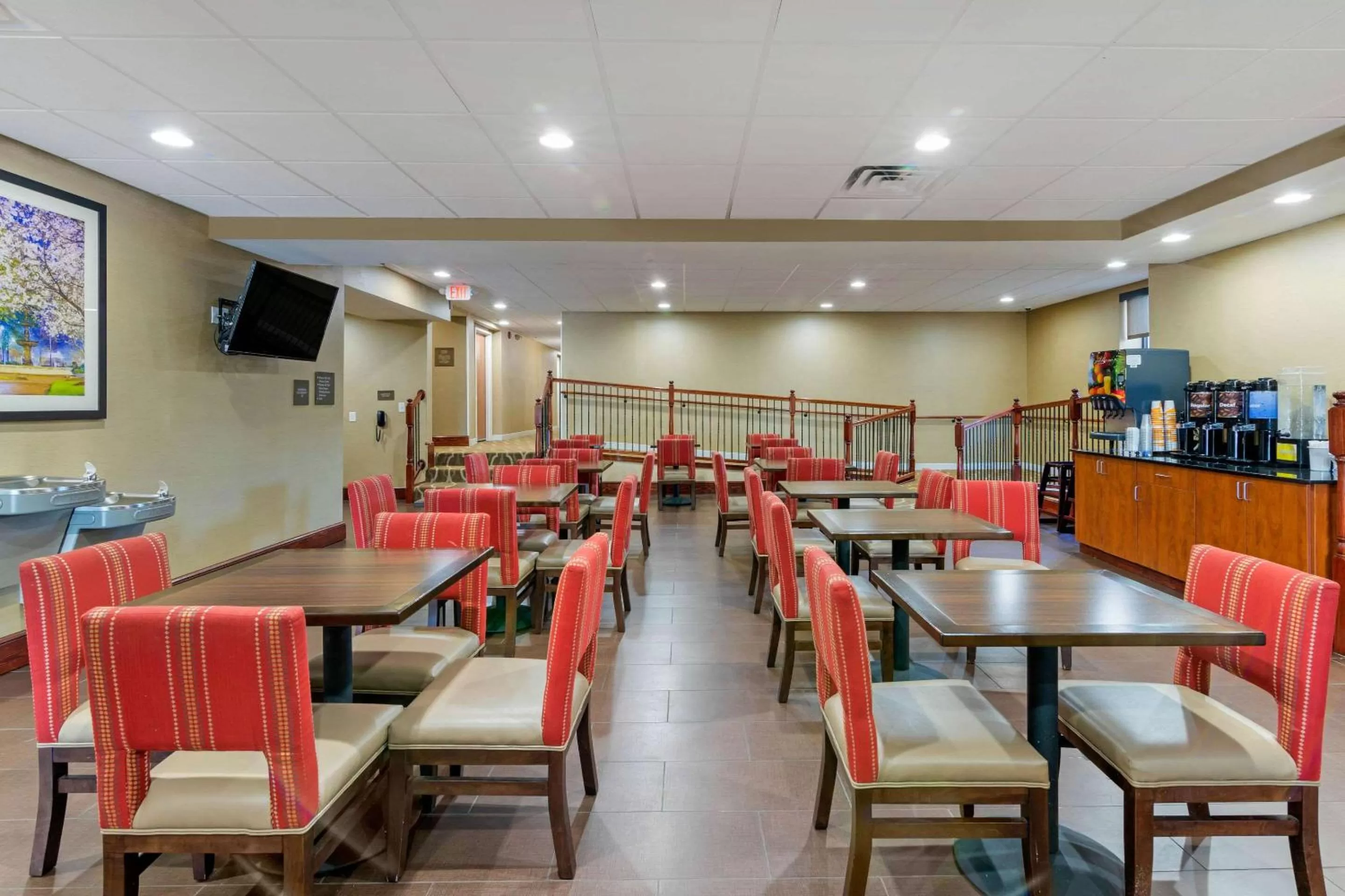 Restaurant/places to eat in Comfort Inn & Suites Macon West