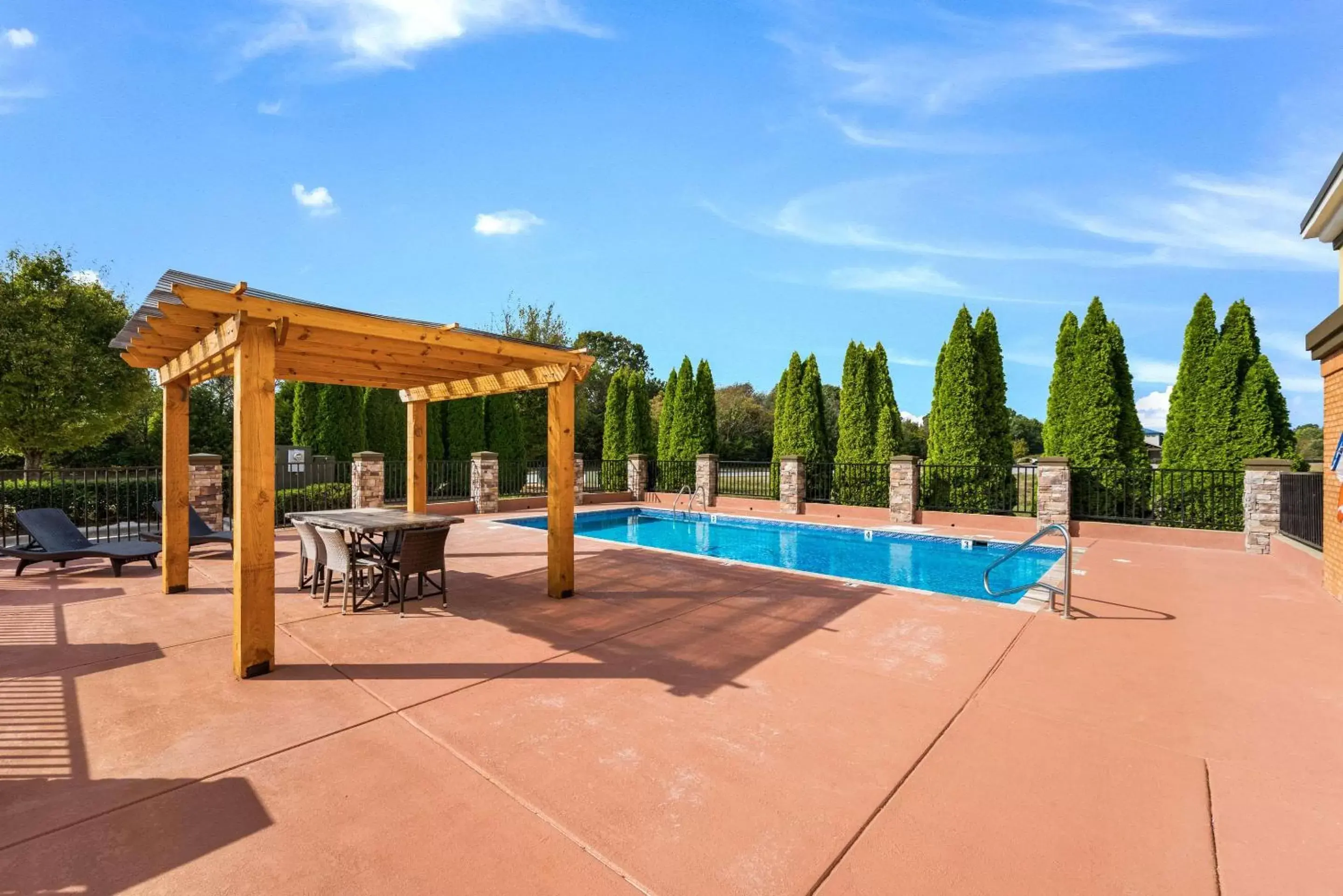 On site, Swimming Pool in Clarion Pointe Madison-Huntsville