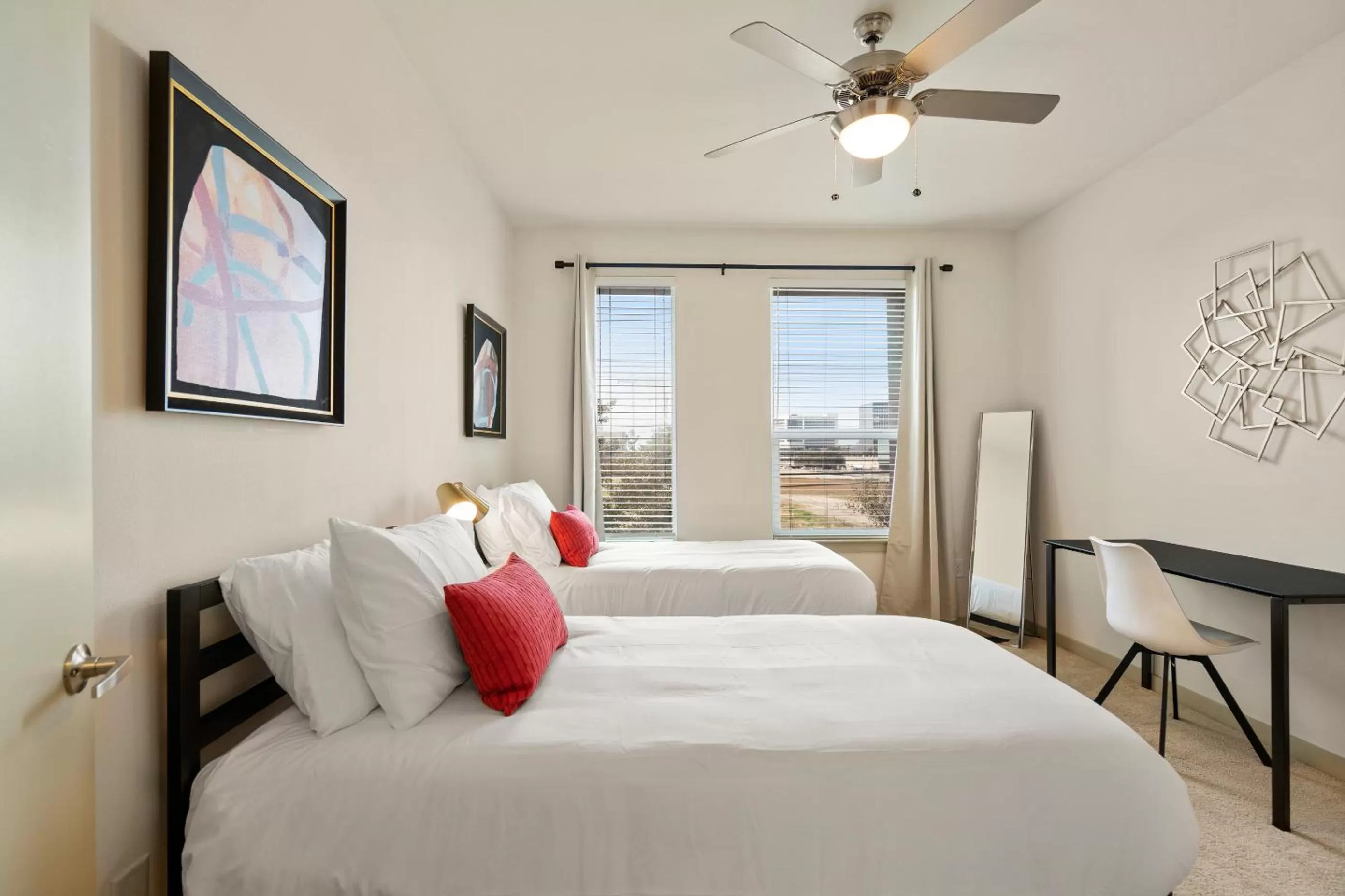 Photo of the whole room, Bed in Kasa Love Field-Medical District Dallas