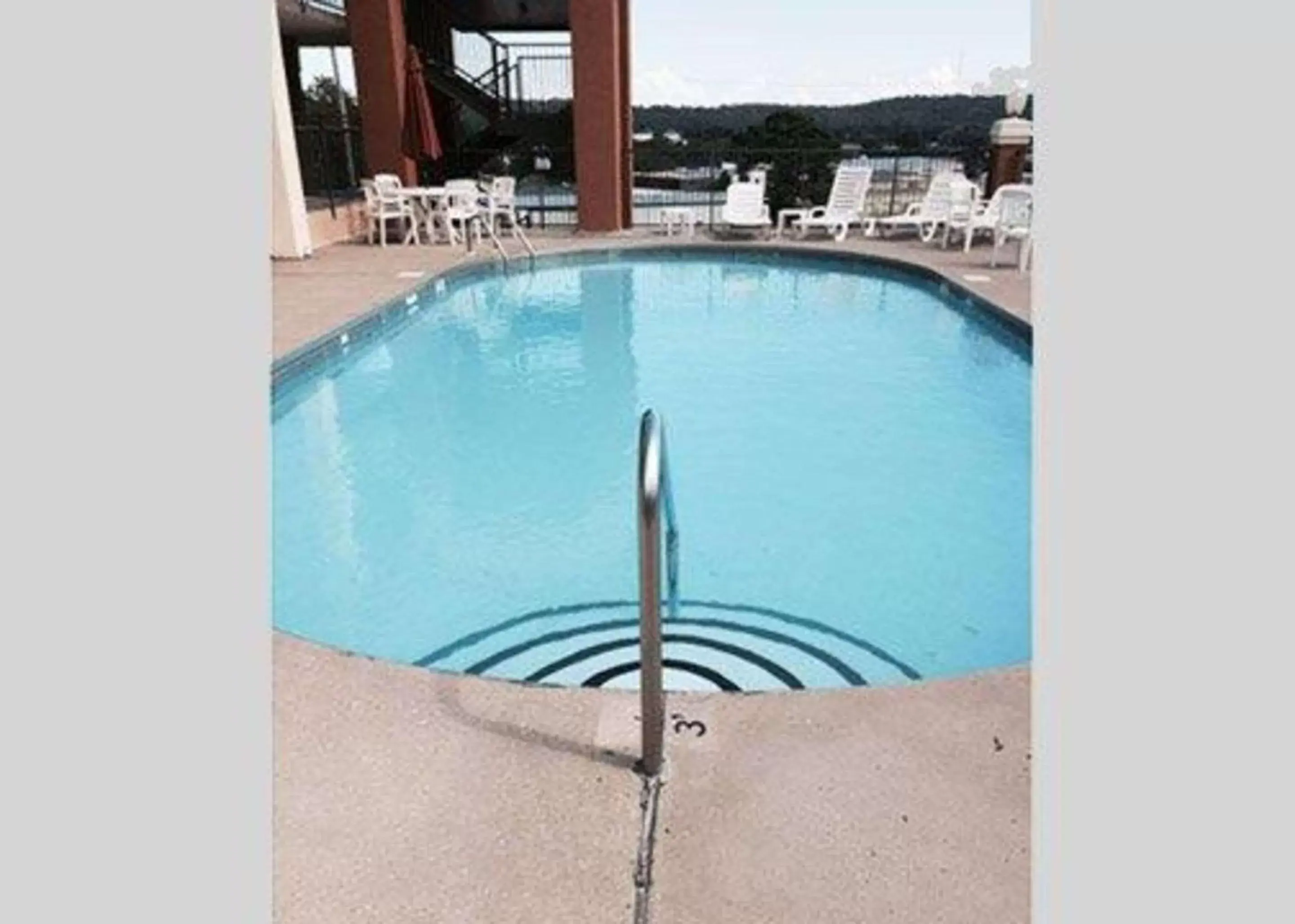 On site, Swimming Pool in Quality Inn & Suites Clarksville