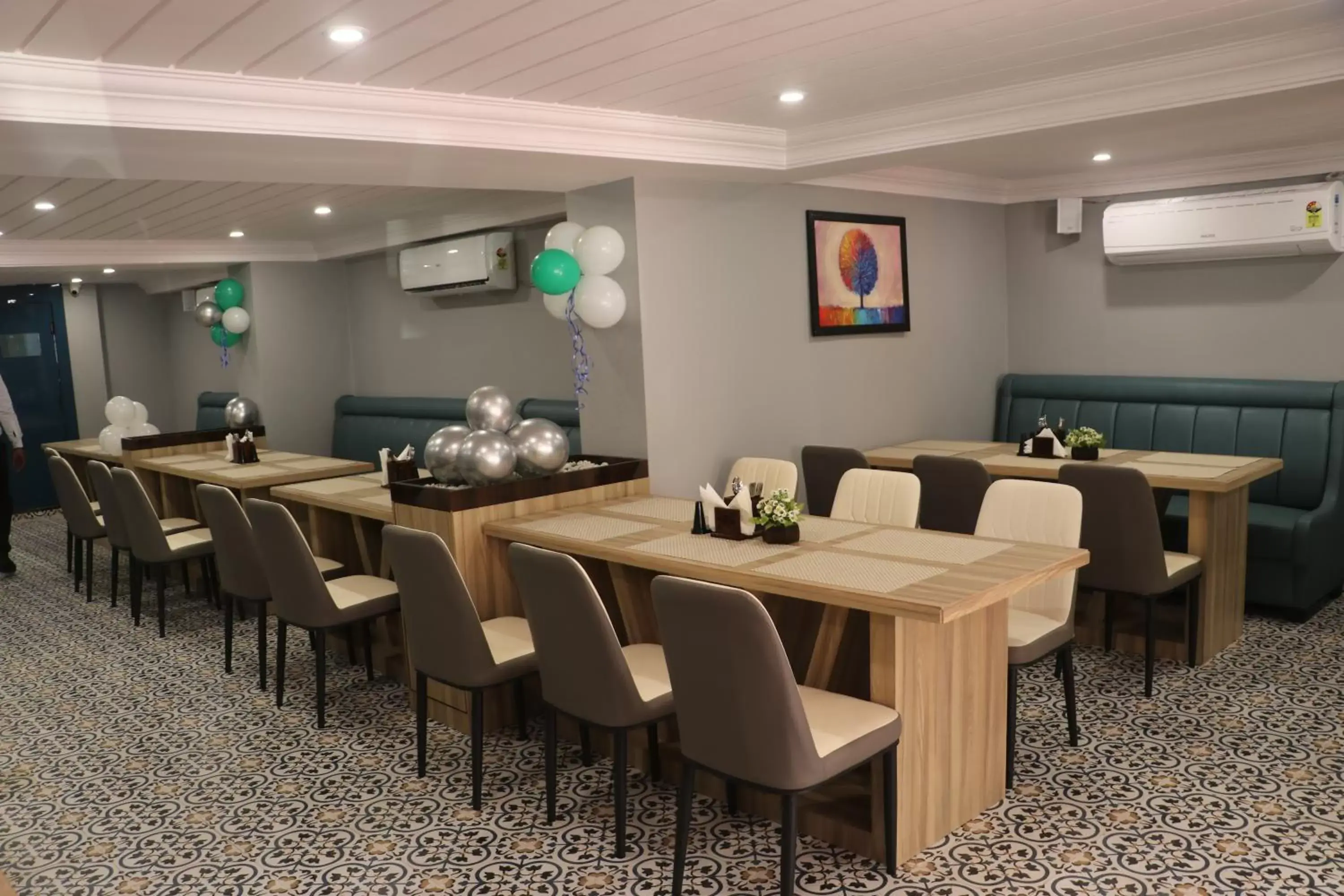 Restaurant/places to eat in Hotel Grand Residency Restaurant/places to eat in Hotel Grand Residency