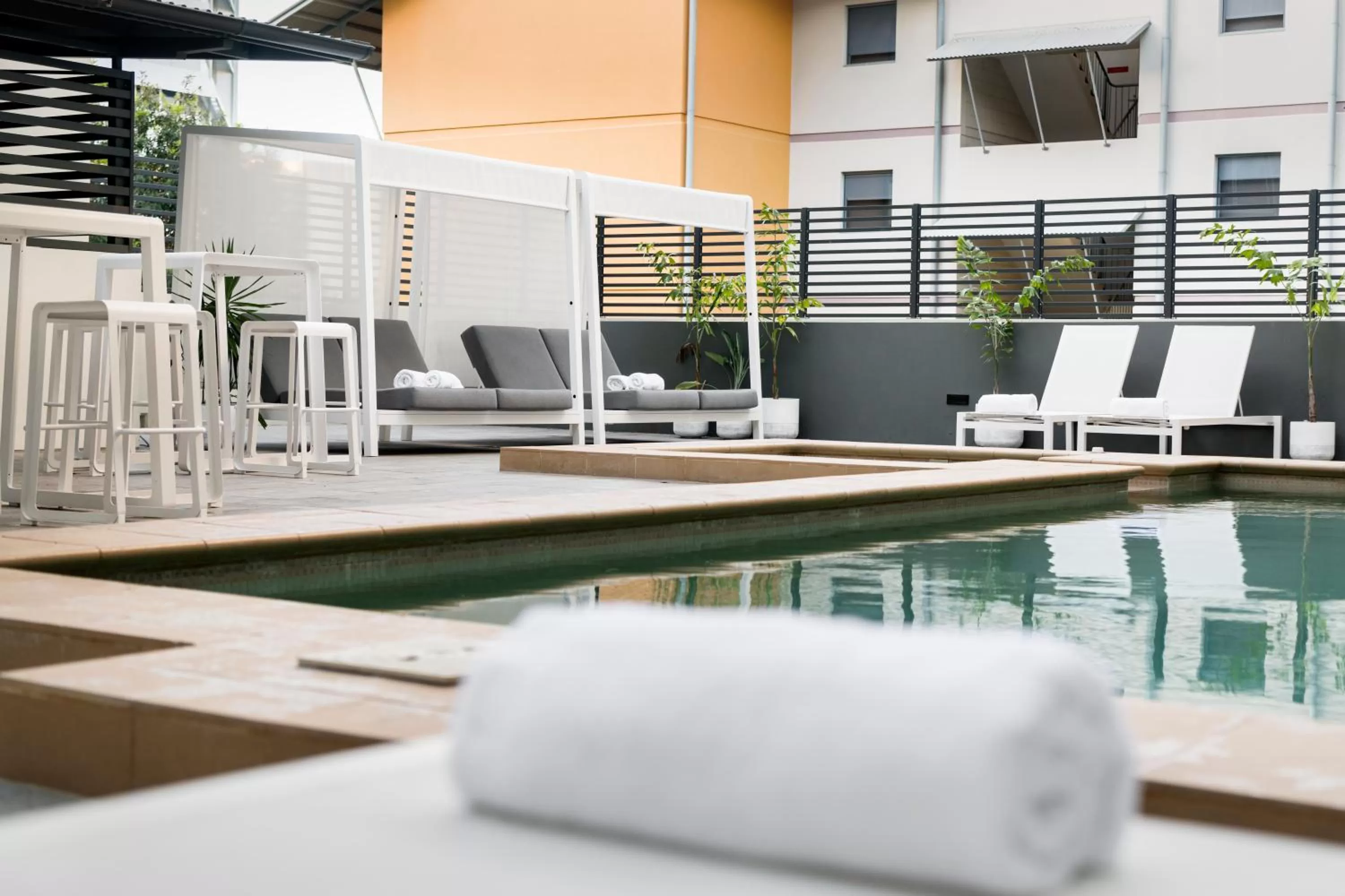 Swimming pool in Grand Hotel and Apartments Townsville