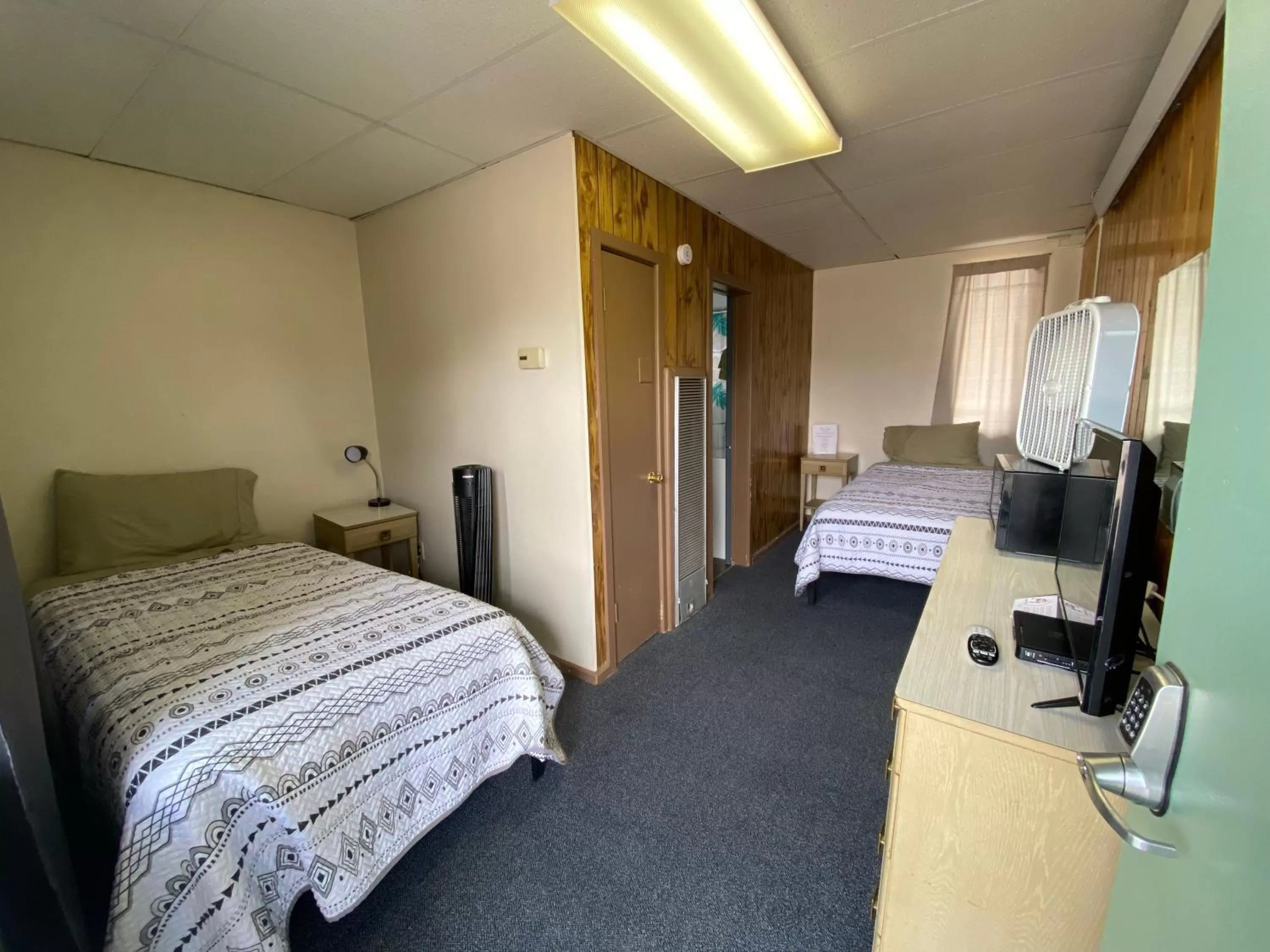 Bed in The Sage Motel