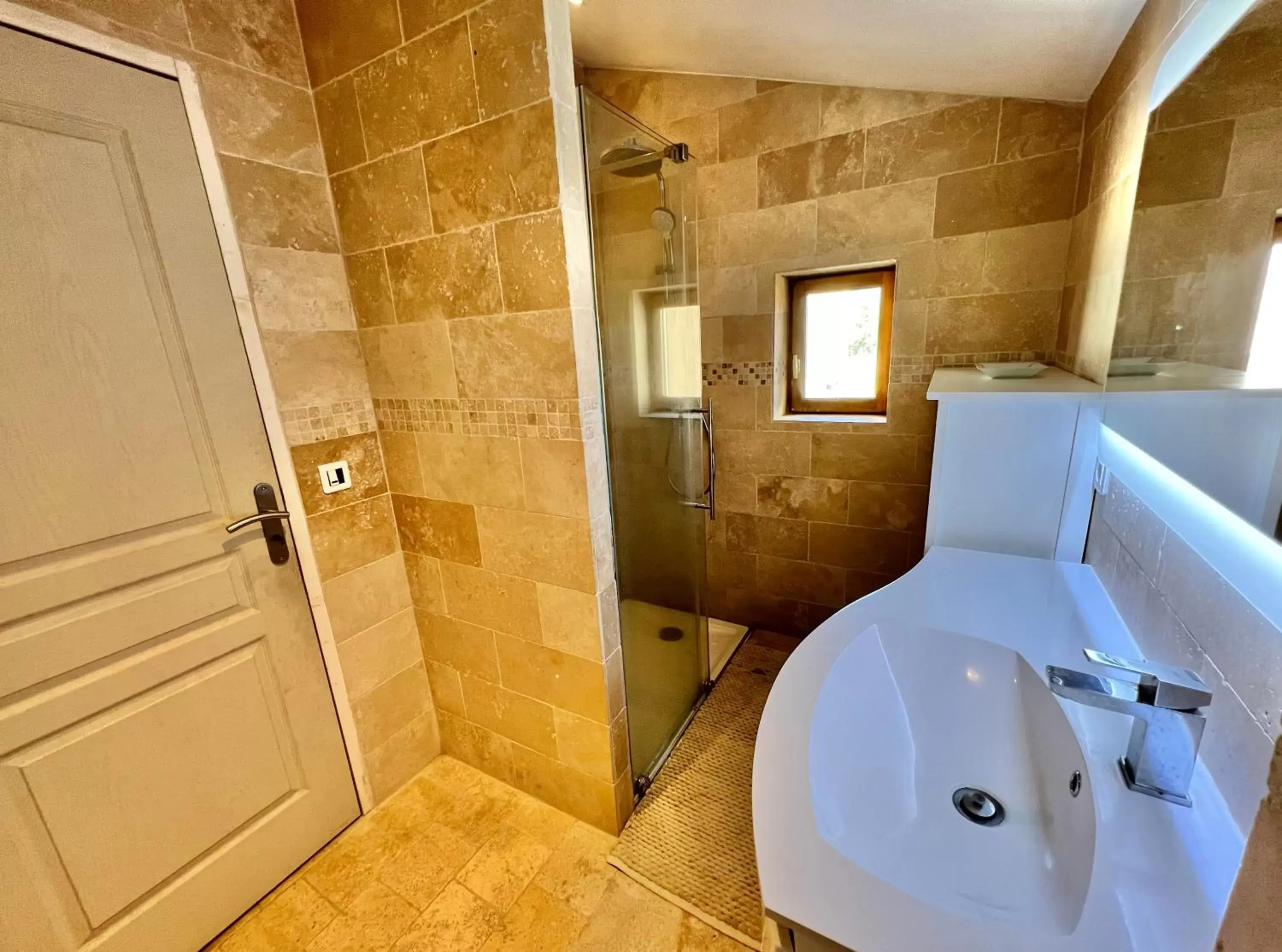 Shower, Bathroom in Villa La Source 83 - room close to St Tropez