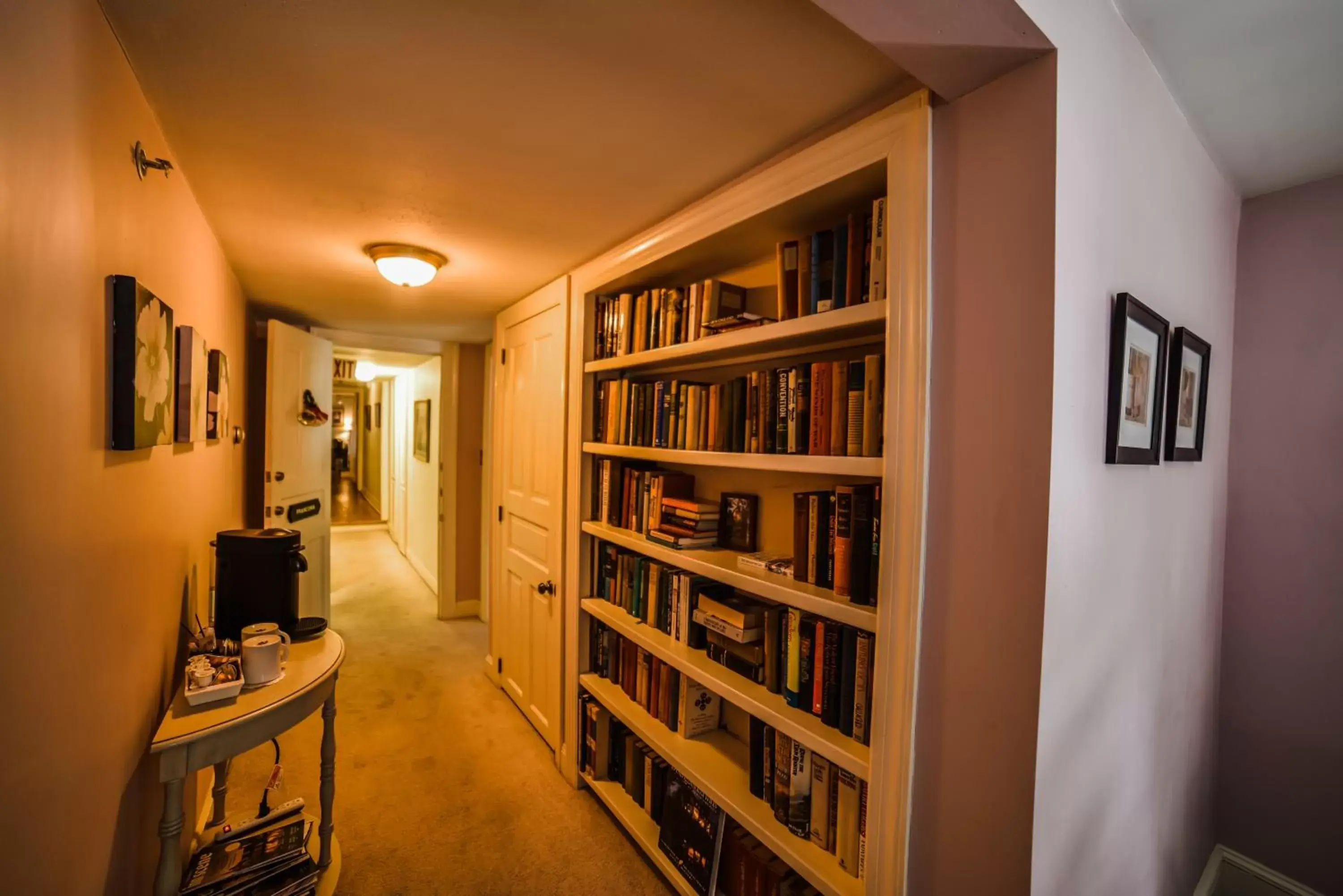 Library in Adair Country Inn & Restaurant