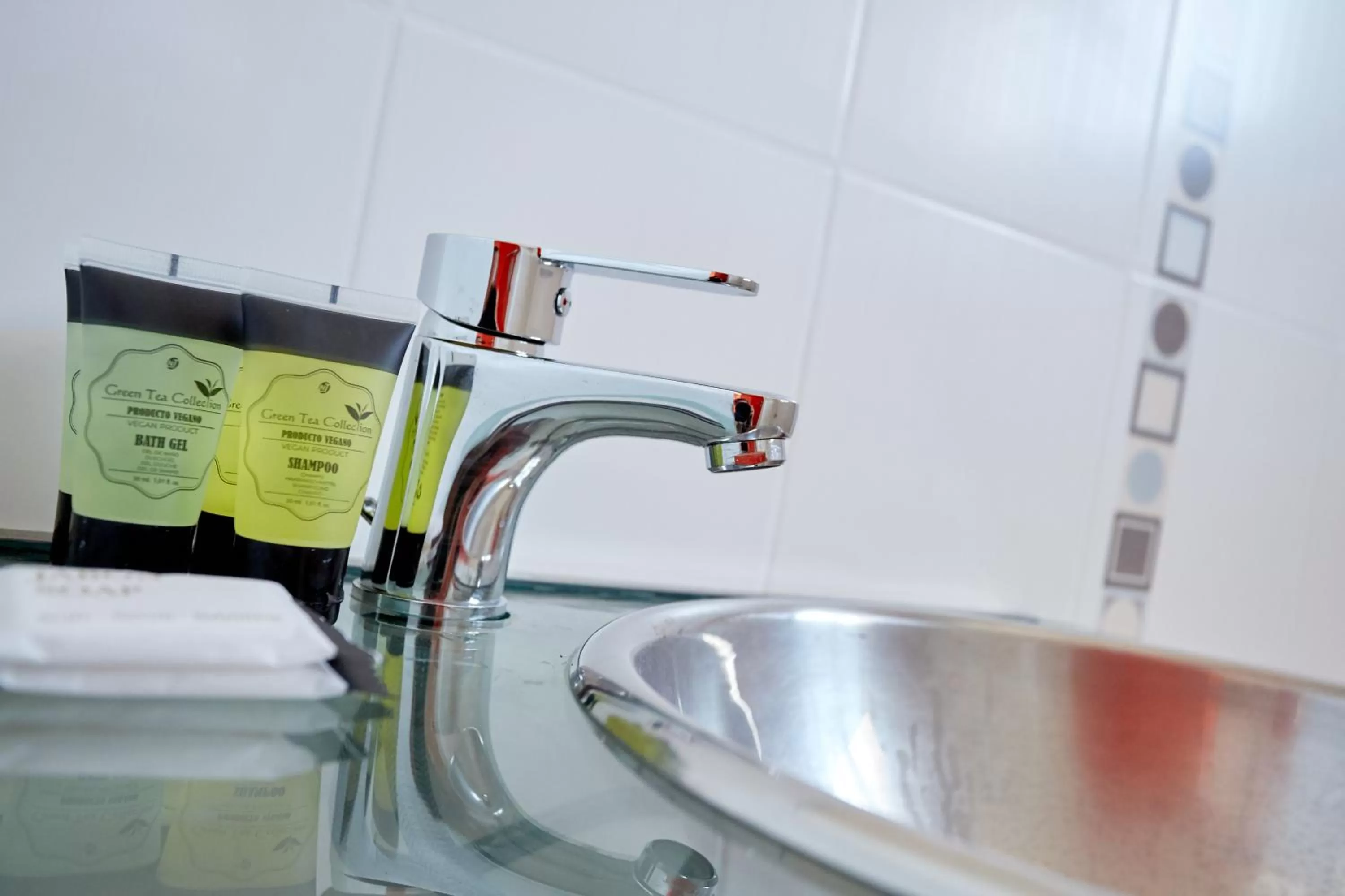 Bathroom in Hotel DL Port