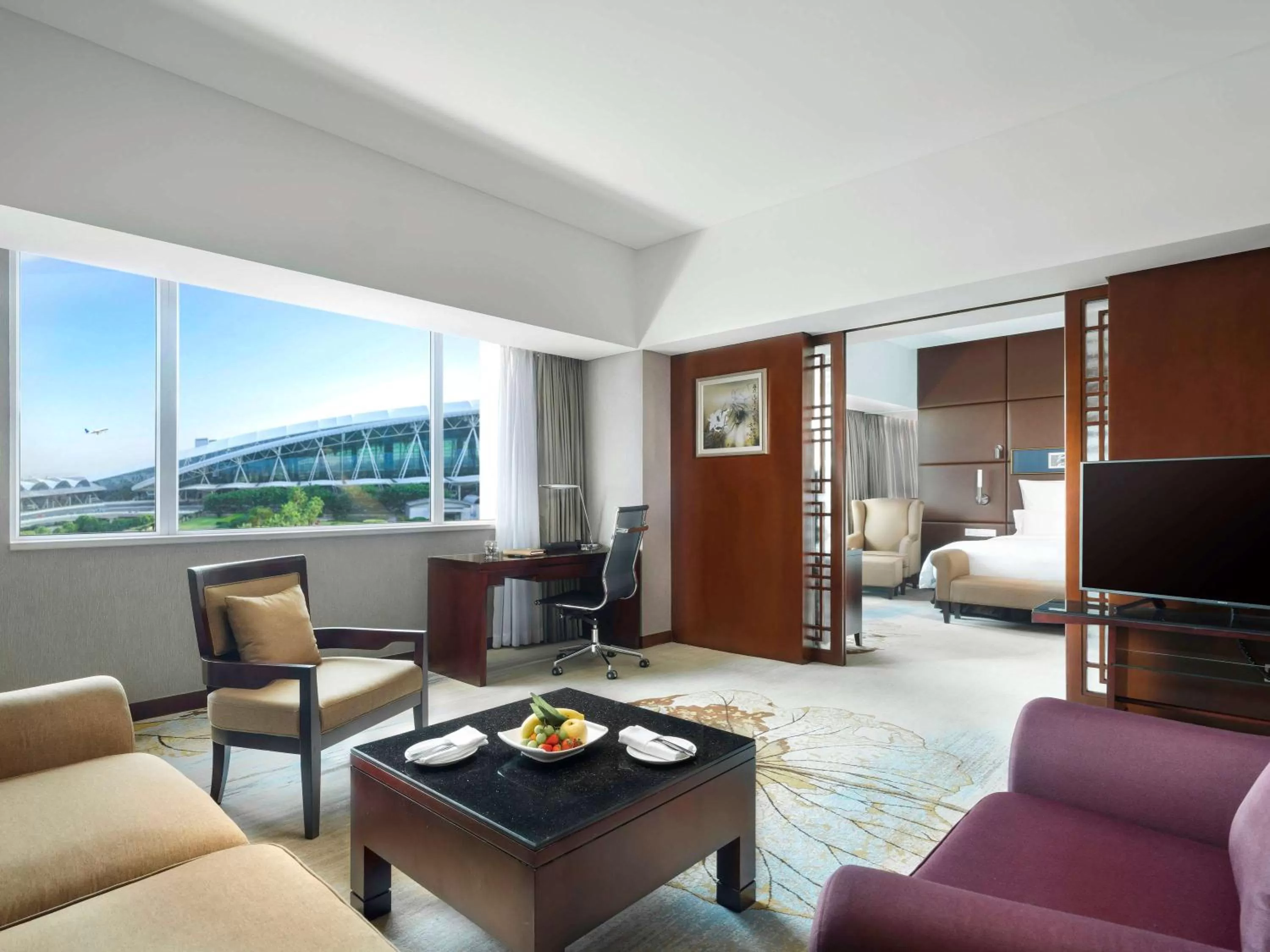 Deluxe King Suite with View in Pullman Guangzhou Baiyun Airport