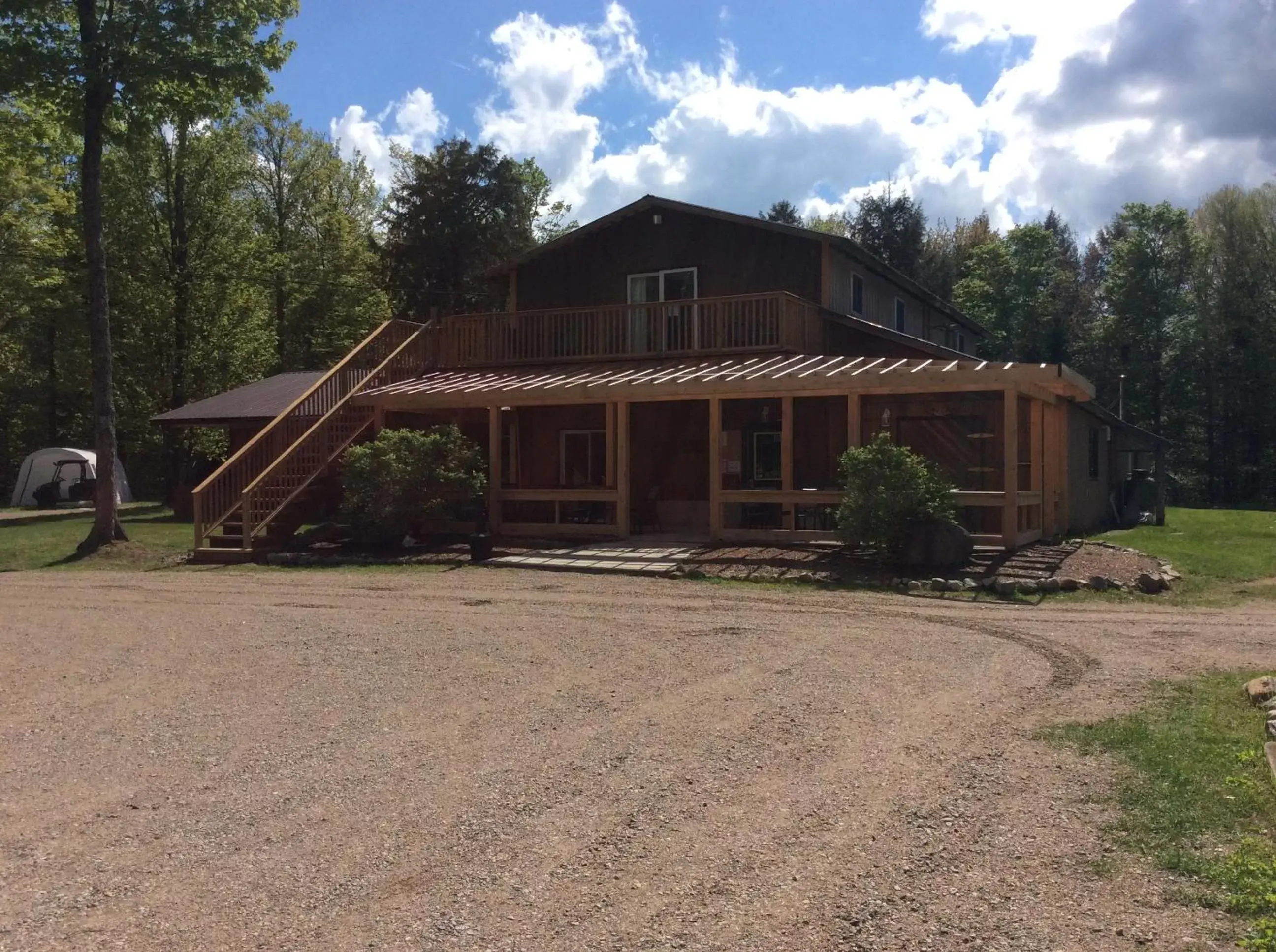 Facade/entrance, Property Building in Madawaska Lodge