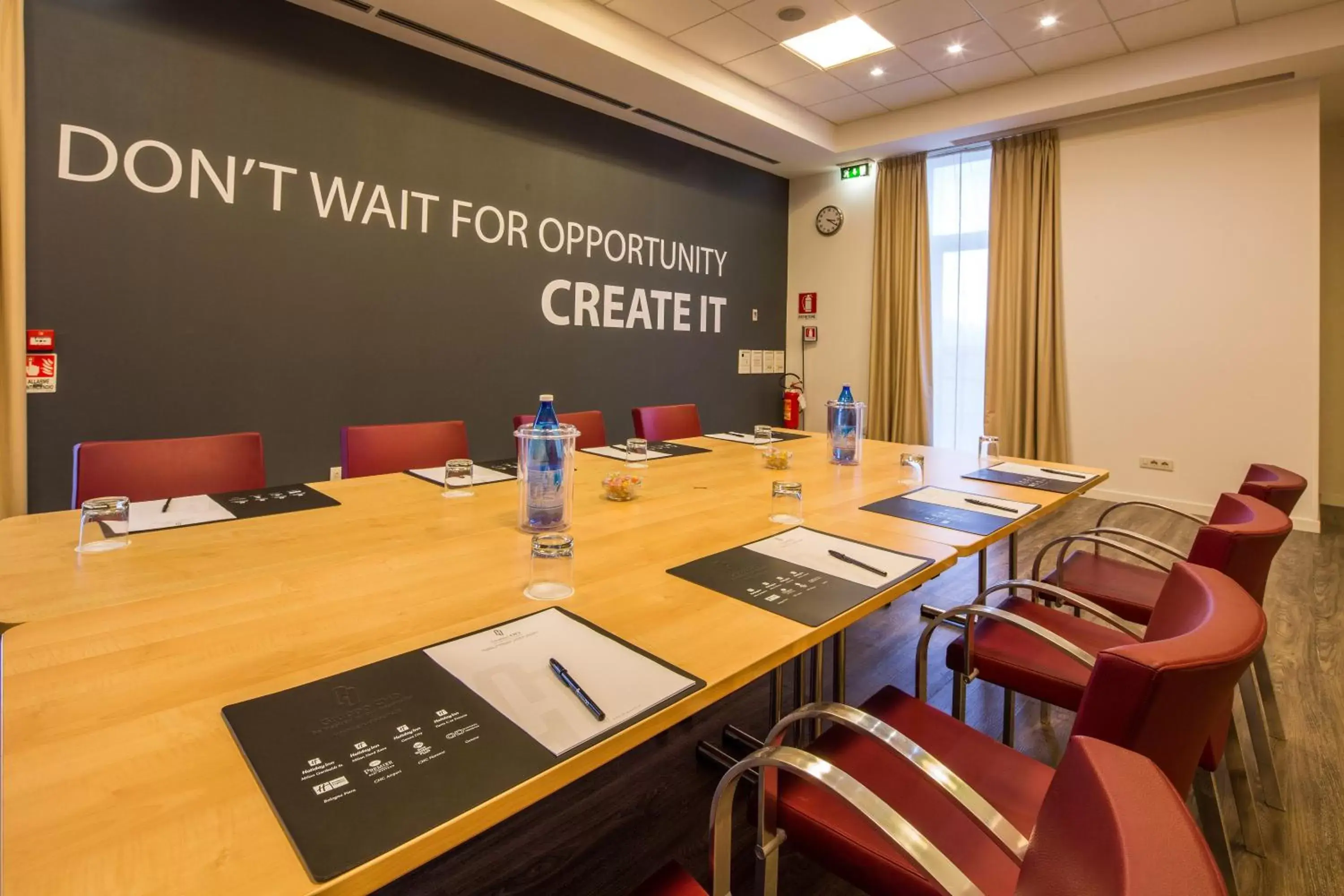 Meeting/conference room in Holiday Inn Bologna - Fiera, an IHG Hotel