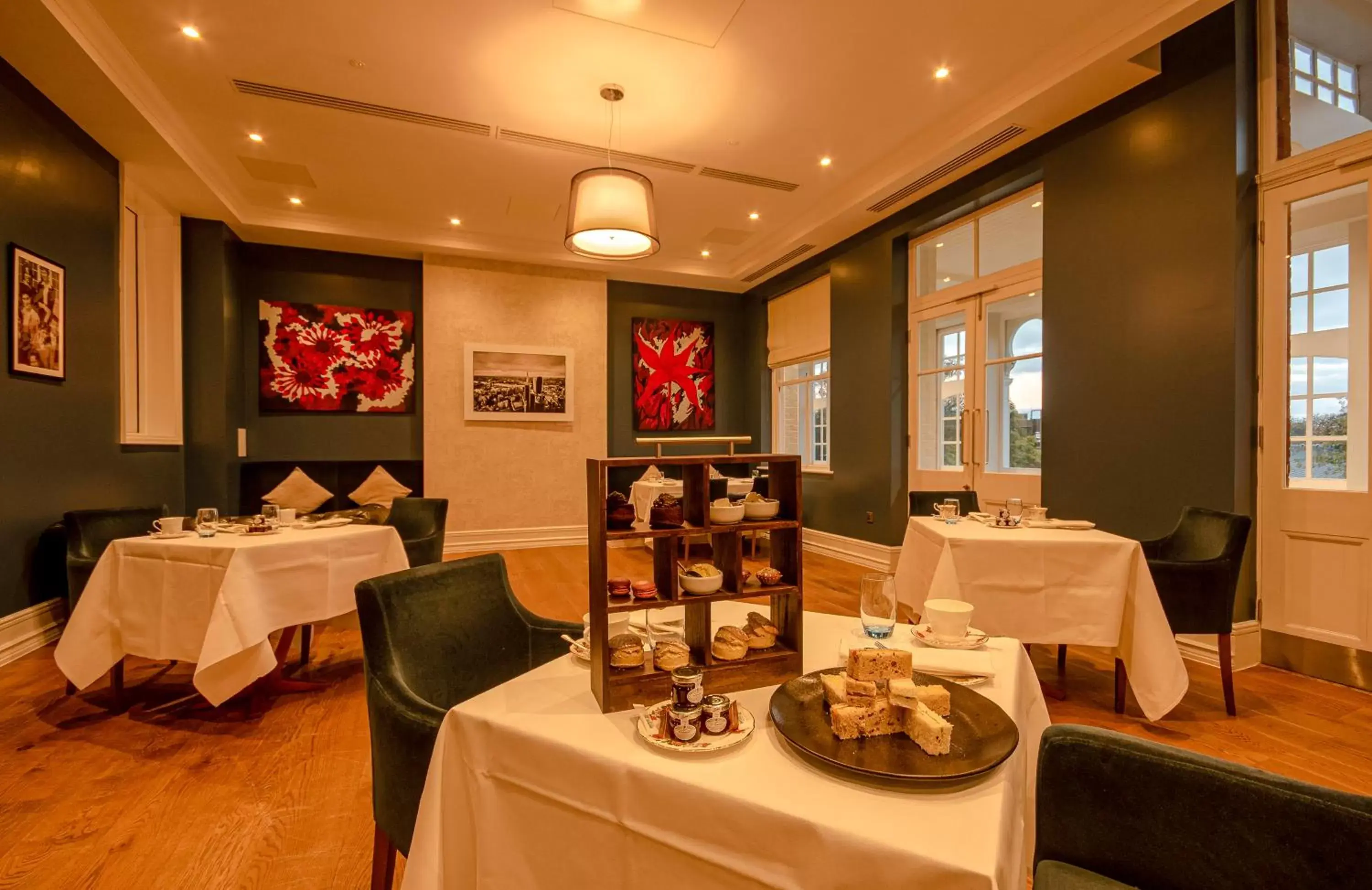Food and drinks, Restaurant/Places to Eat in Yarrow Hotel
