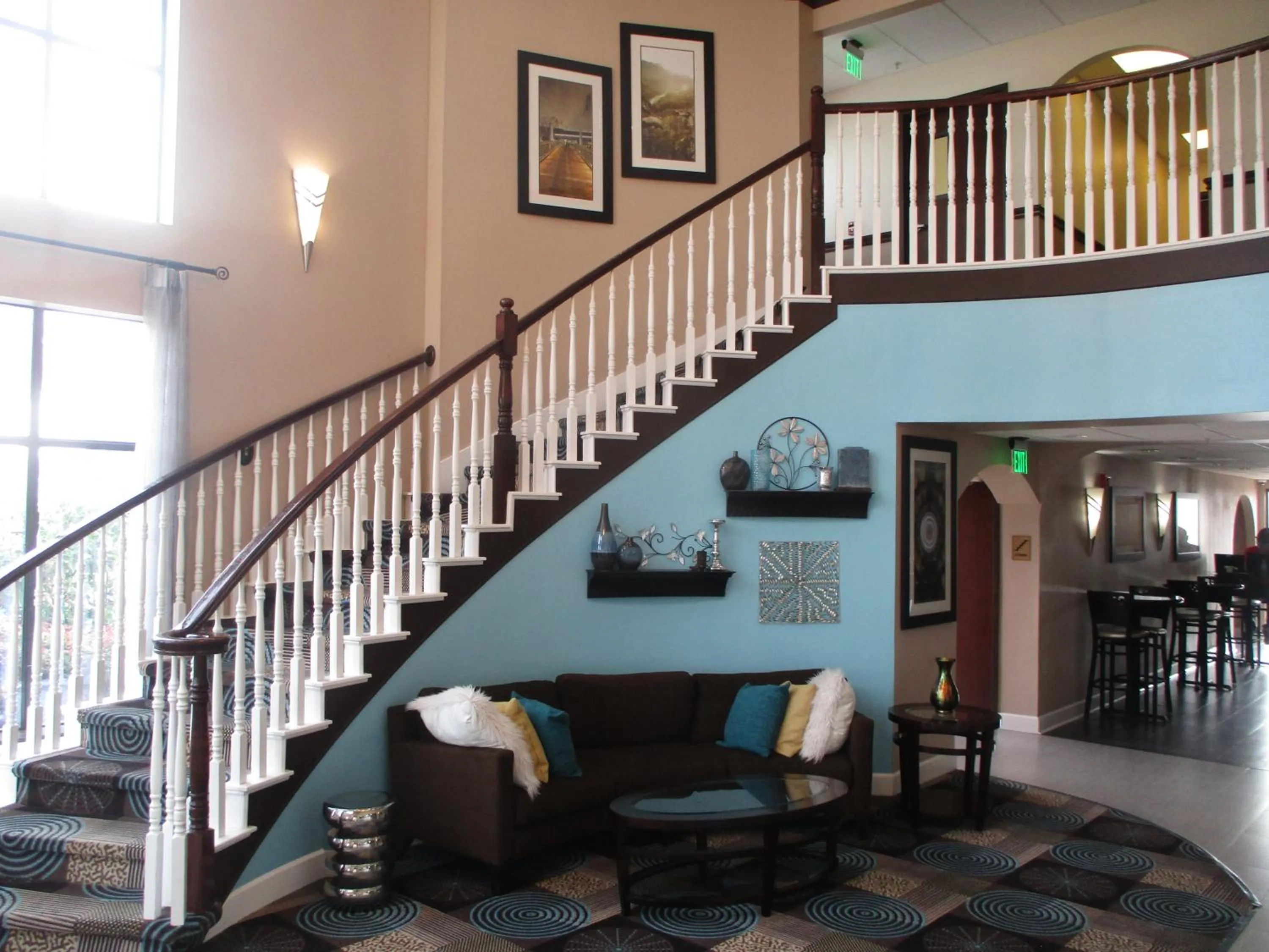 Lobby or reception in Days Inn & Suites by Wyndham Sam Houston Tollway