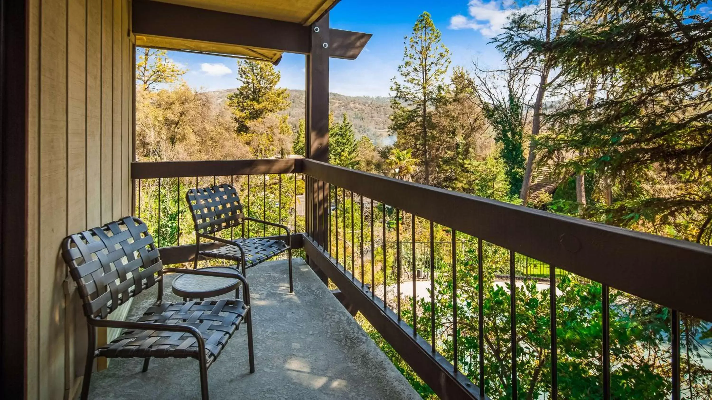 On site, Balcony/Terrace in Best Western Plus Yosemite Gateway Inn