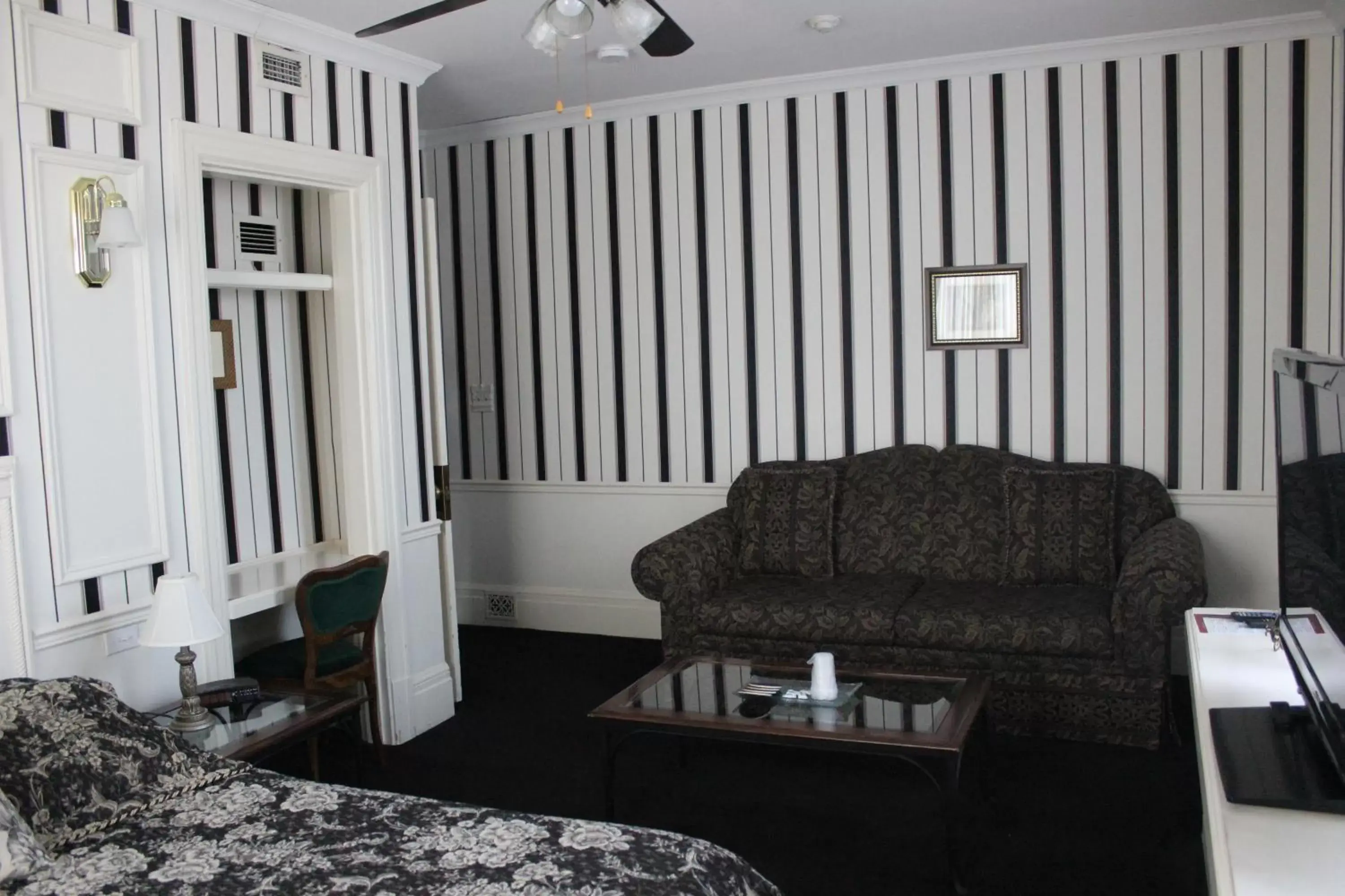 Seating Area in The King George Inn