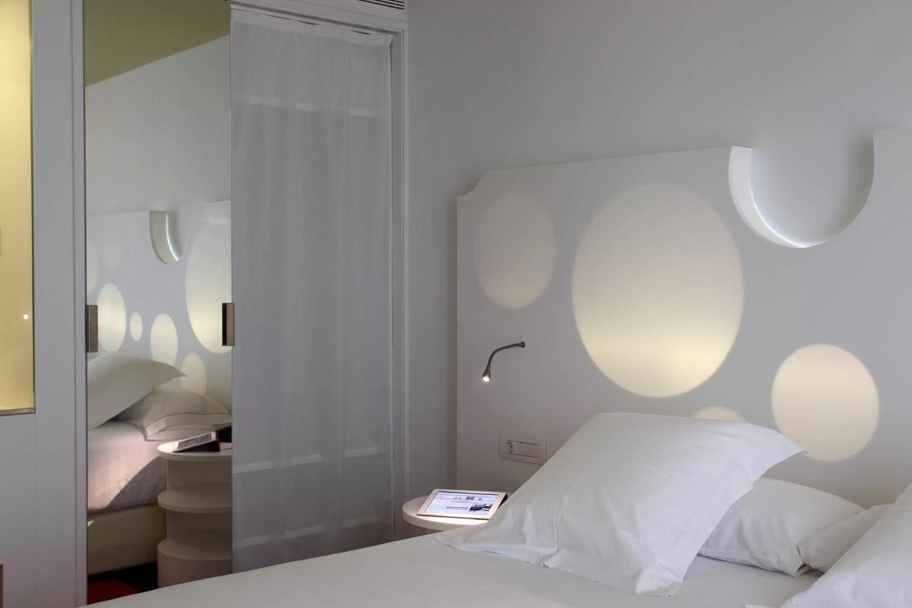 Bed in Room Mate Pau, Barcelona