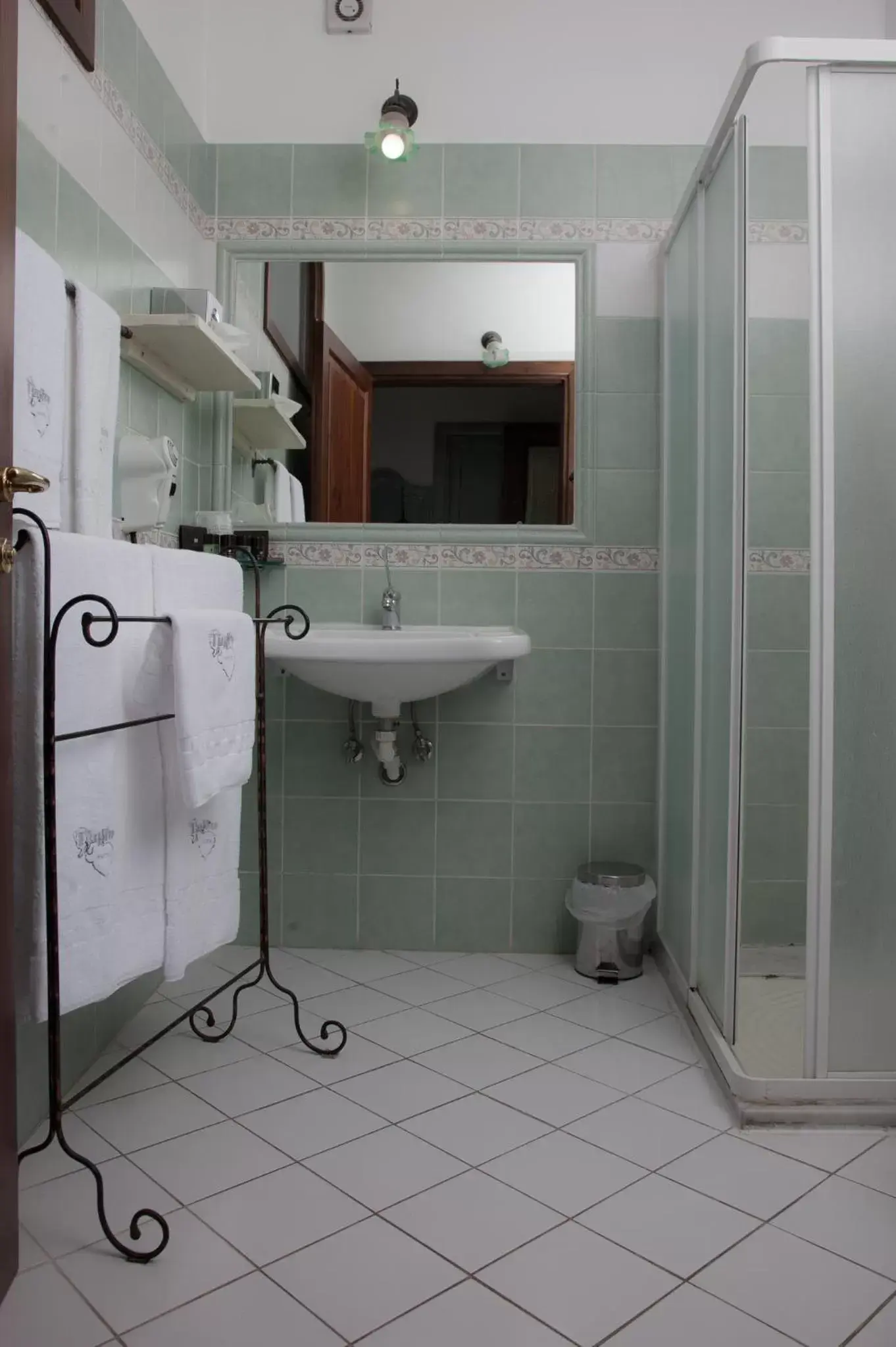 Toilet, Bathroom in Hotel Il Tiglio