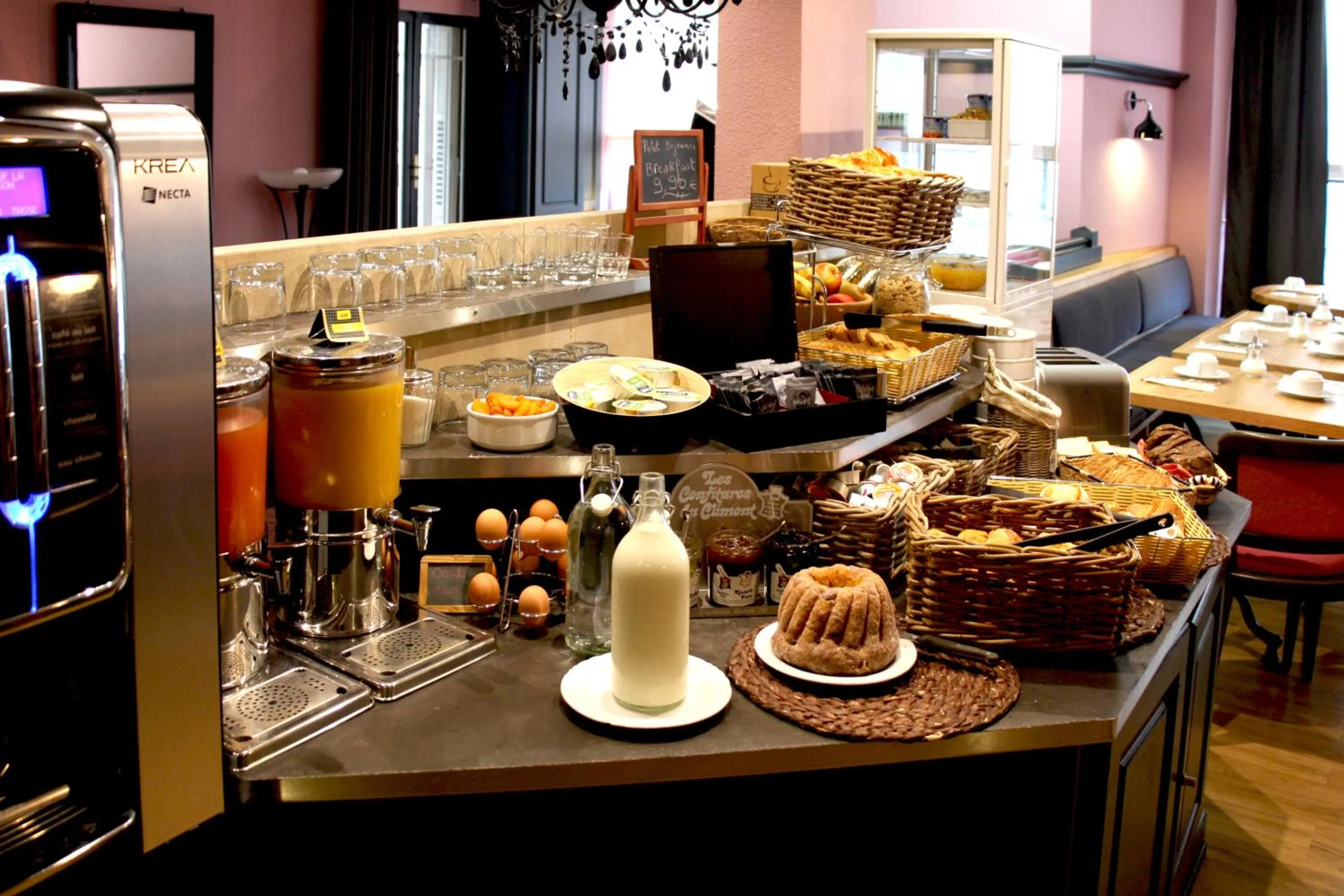 Restaurant/places to eat in Hotel Roses