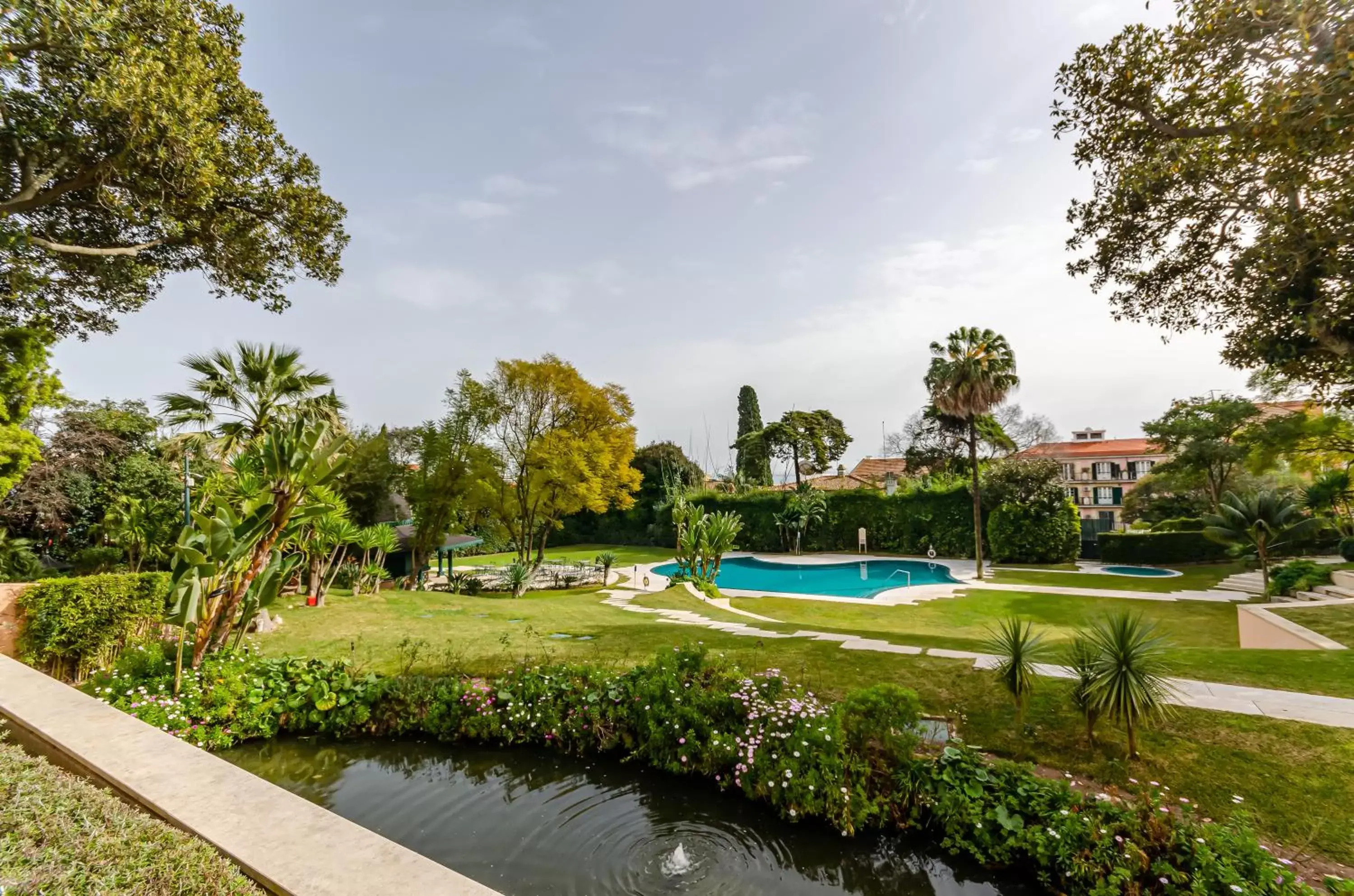 Garden, Swimming Pool in Olissippo Lapa Palace – The Leading Hotels of the World