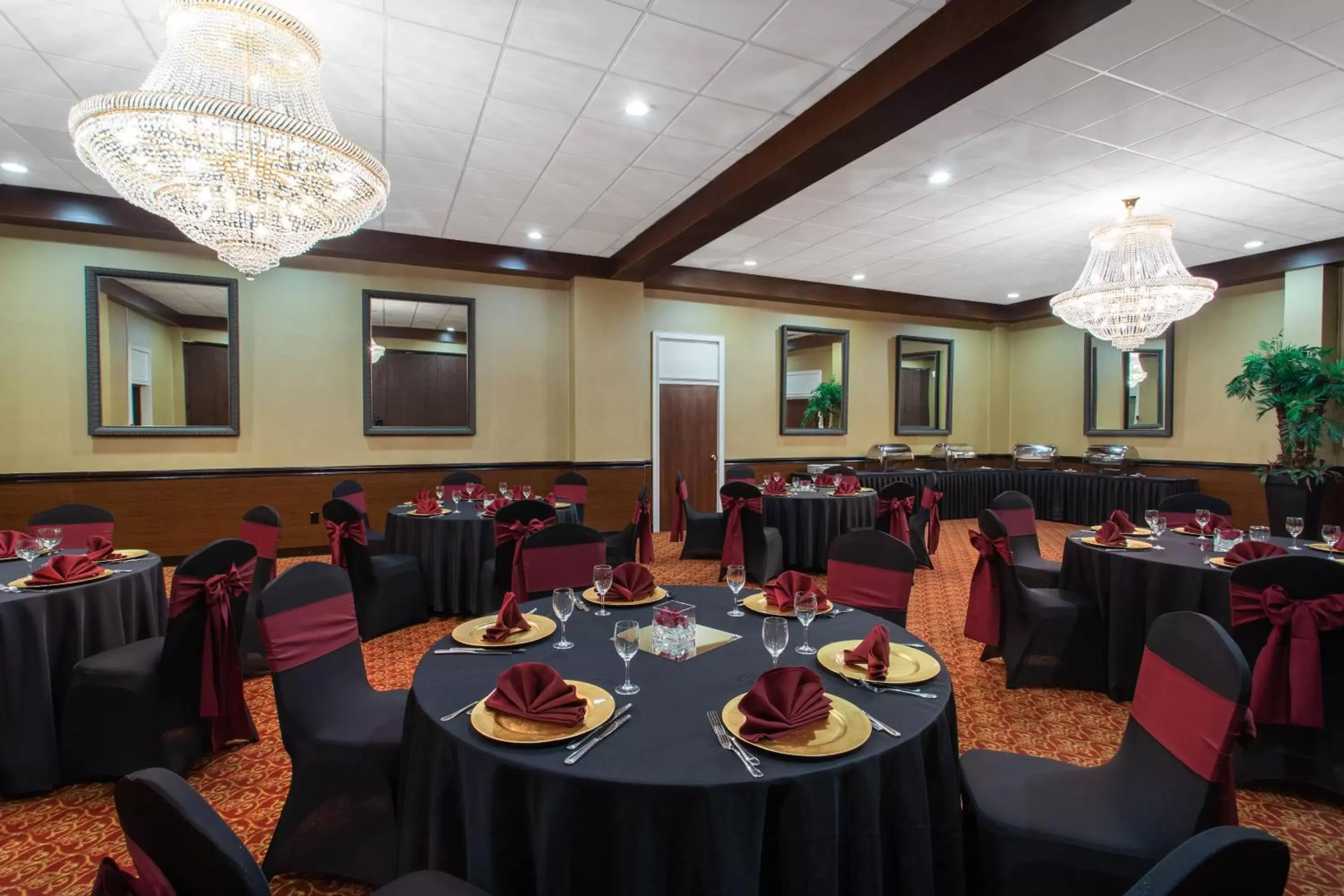 Banquet/Function facilities, Restaurant/Places to Eat in Ramada by Wyndham Tampa Westshore
