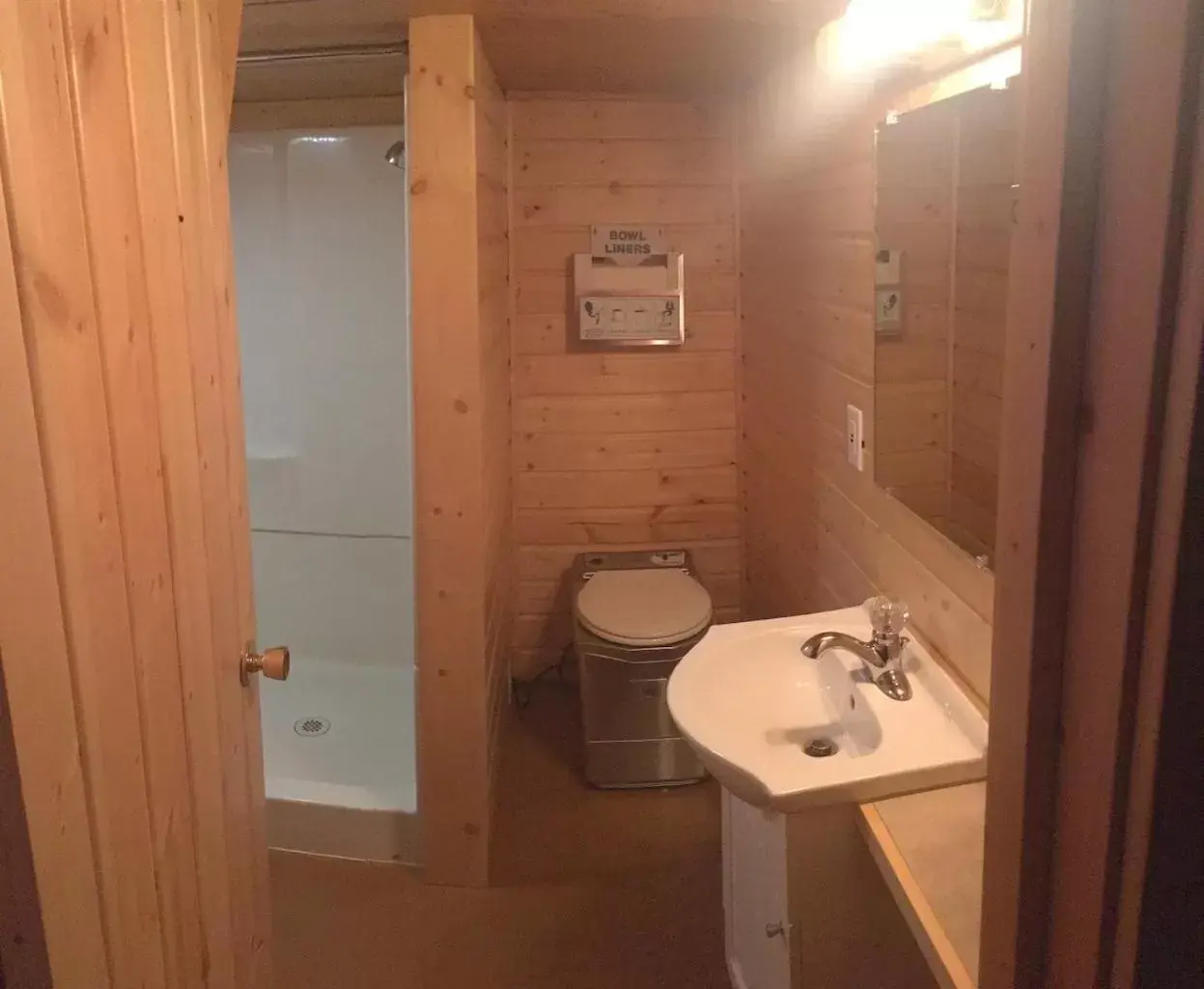 Bathroom in Talkeetna Lakeside Cabins