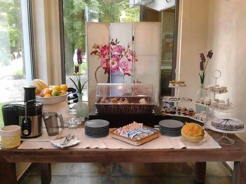 Continental breakfast, Food in Villa Minieri Resort & SPA