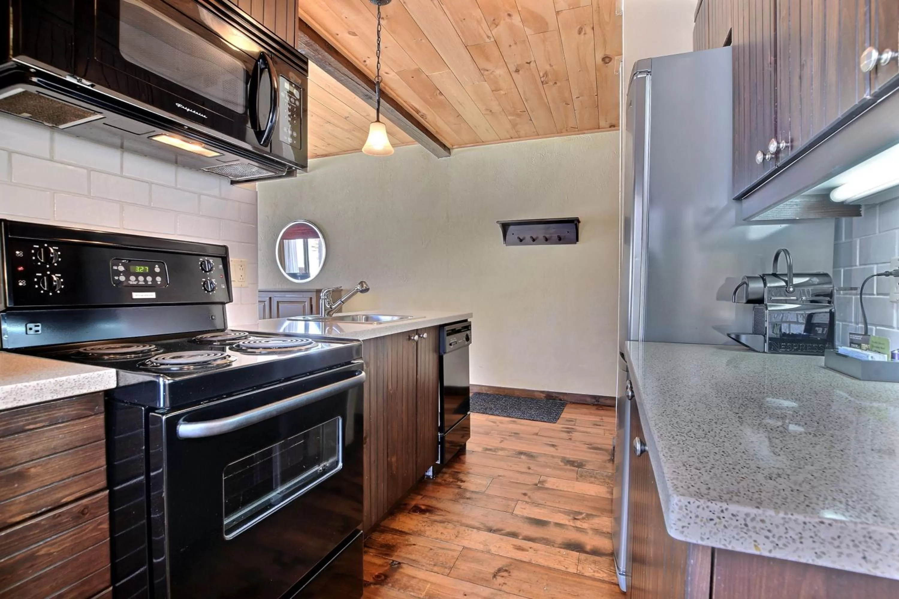 Les Condos Du Lac Taureau- Rooms & Condos