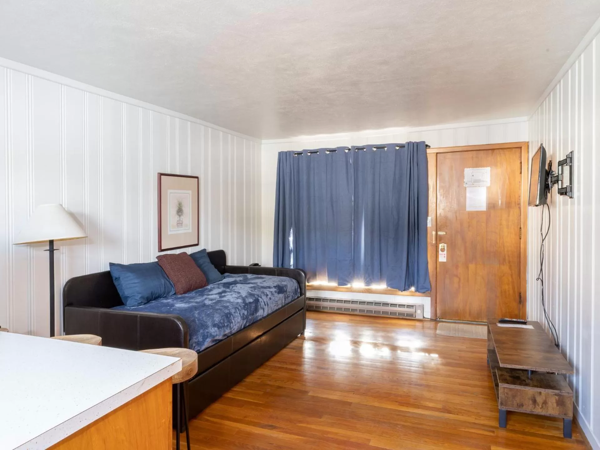 Living room, Seating Area in Siesta Motel Colfax WA