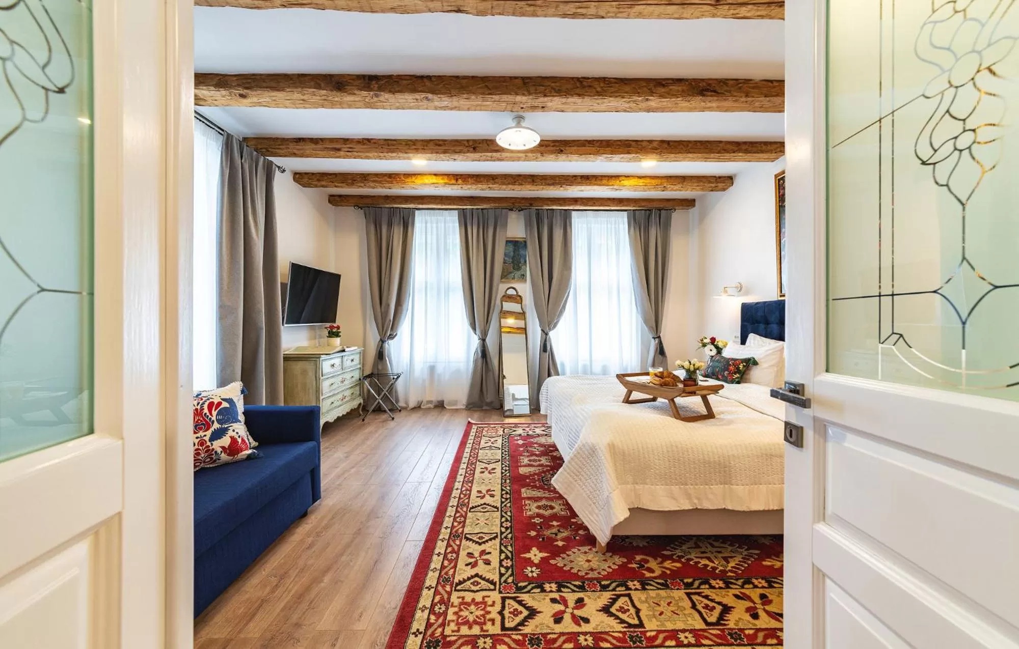 Living room, Bed in Nikolas Haus Premium Historic Center Stay & Free Parking