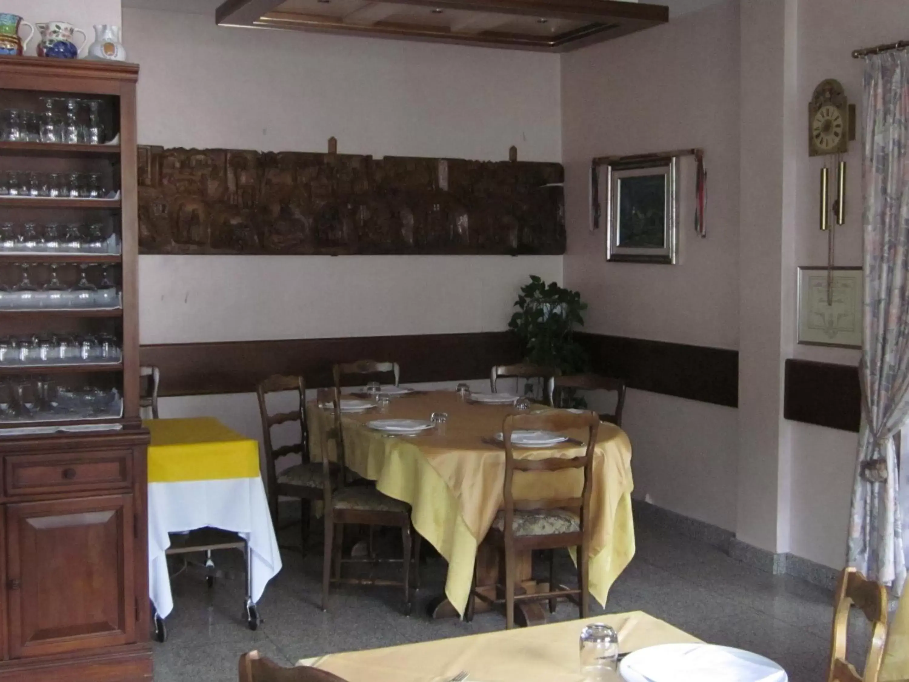 Restaurant/Places to Eat in Hotel Casale