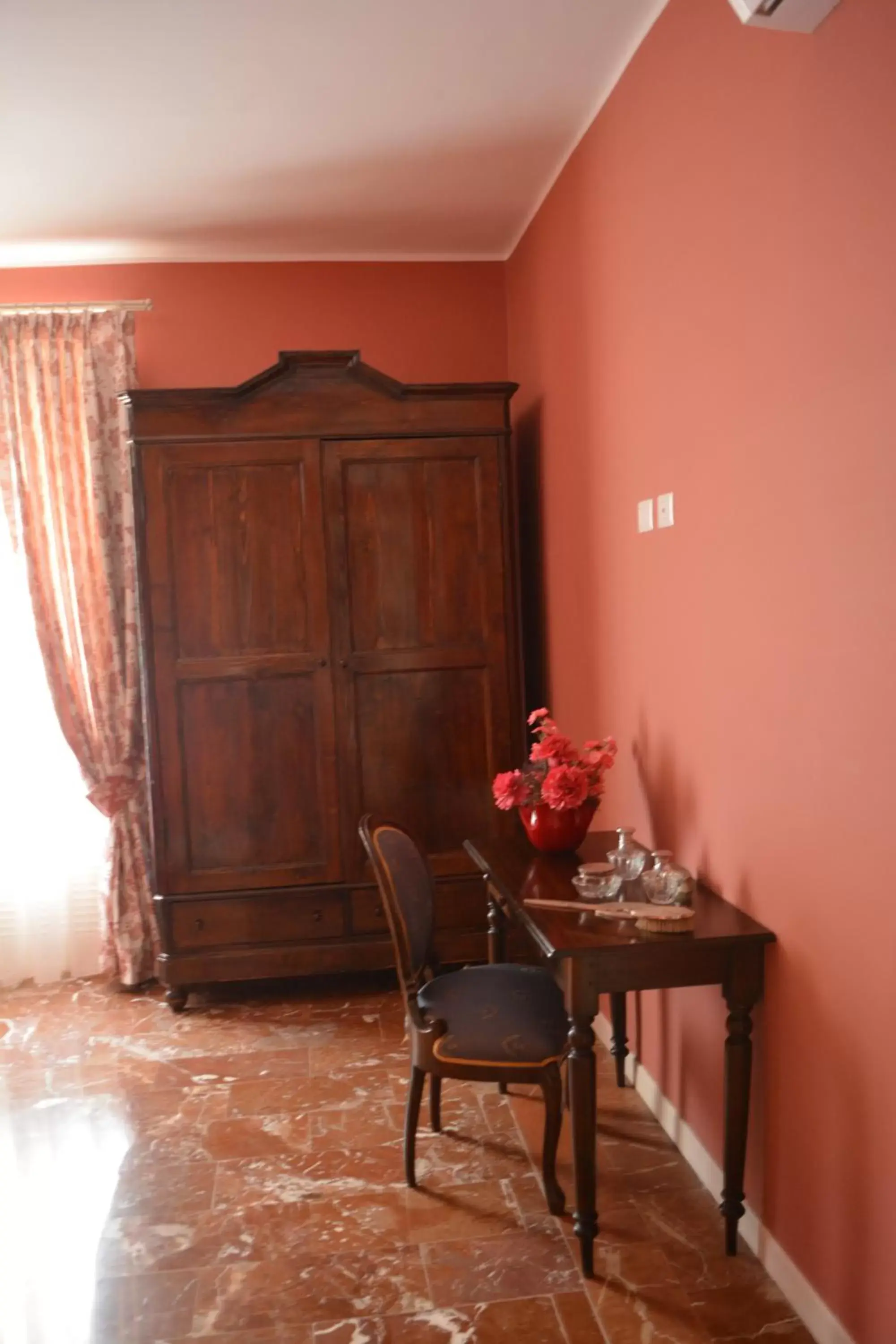 Decorative detail, Dining Area in Allaportaccanto Bed & Breakfast