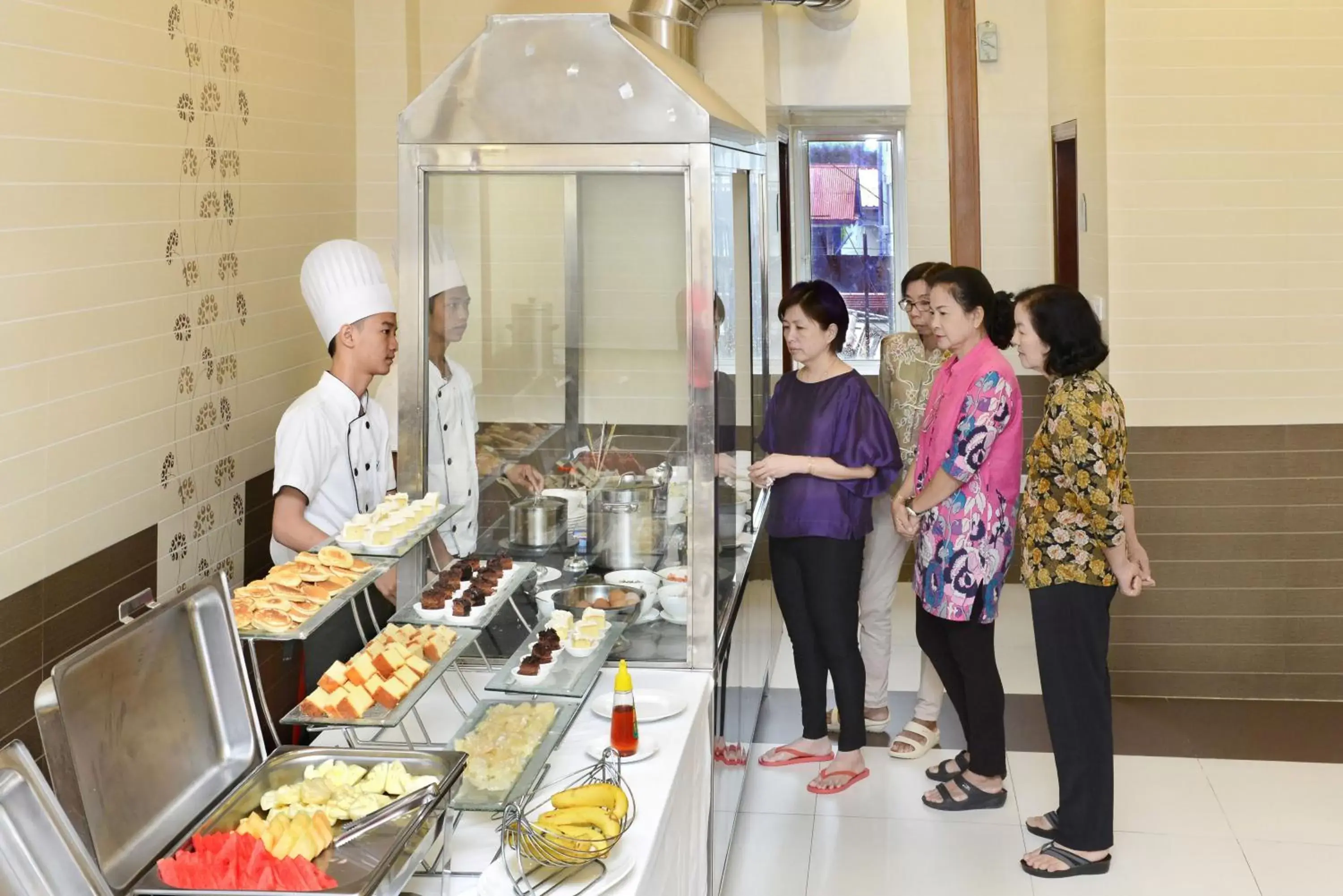 Restaurant/places to eat in Hotel Grand United - Ahlone Branch