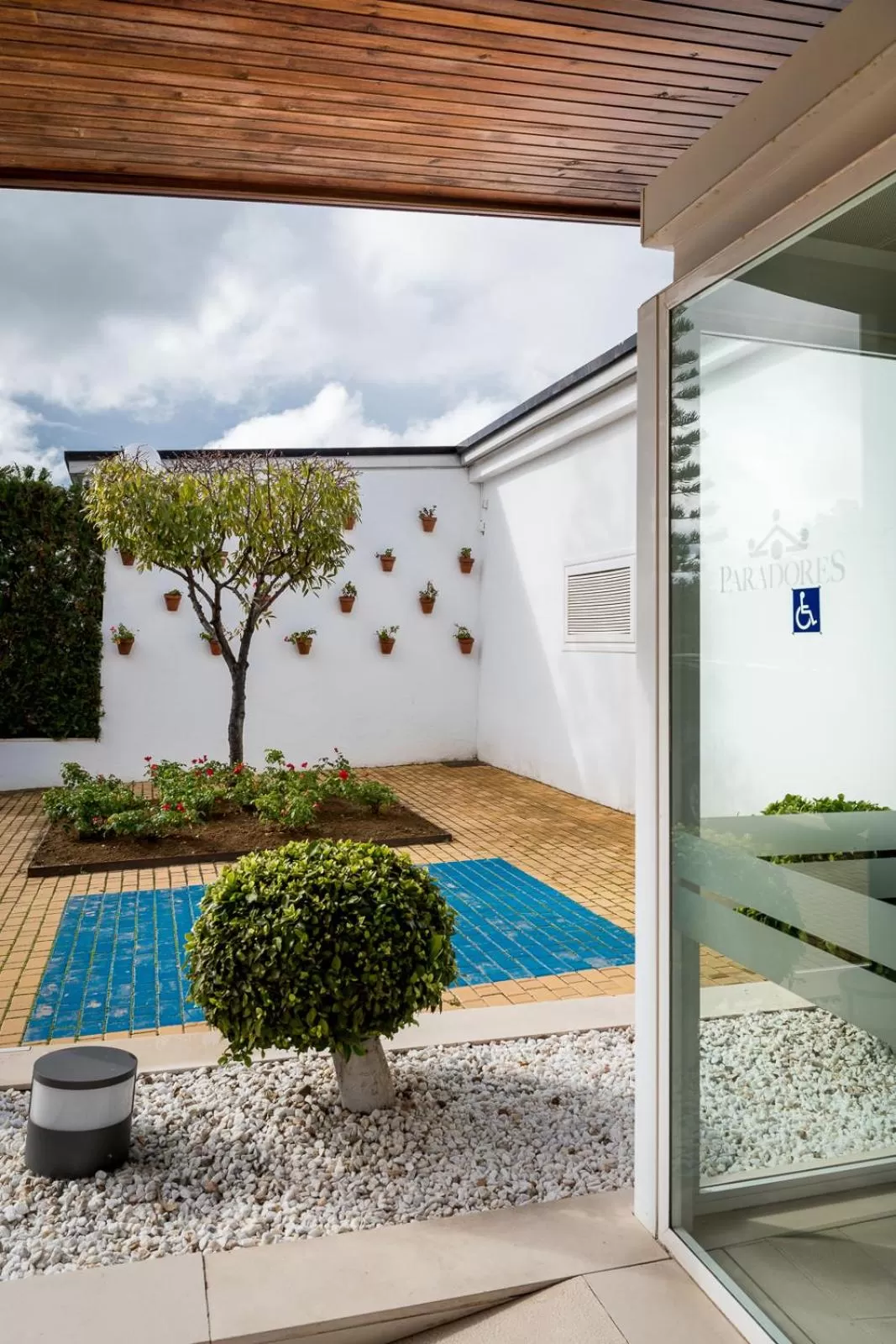 Facade/entrance in Parador de Ayamonte