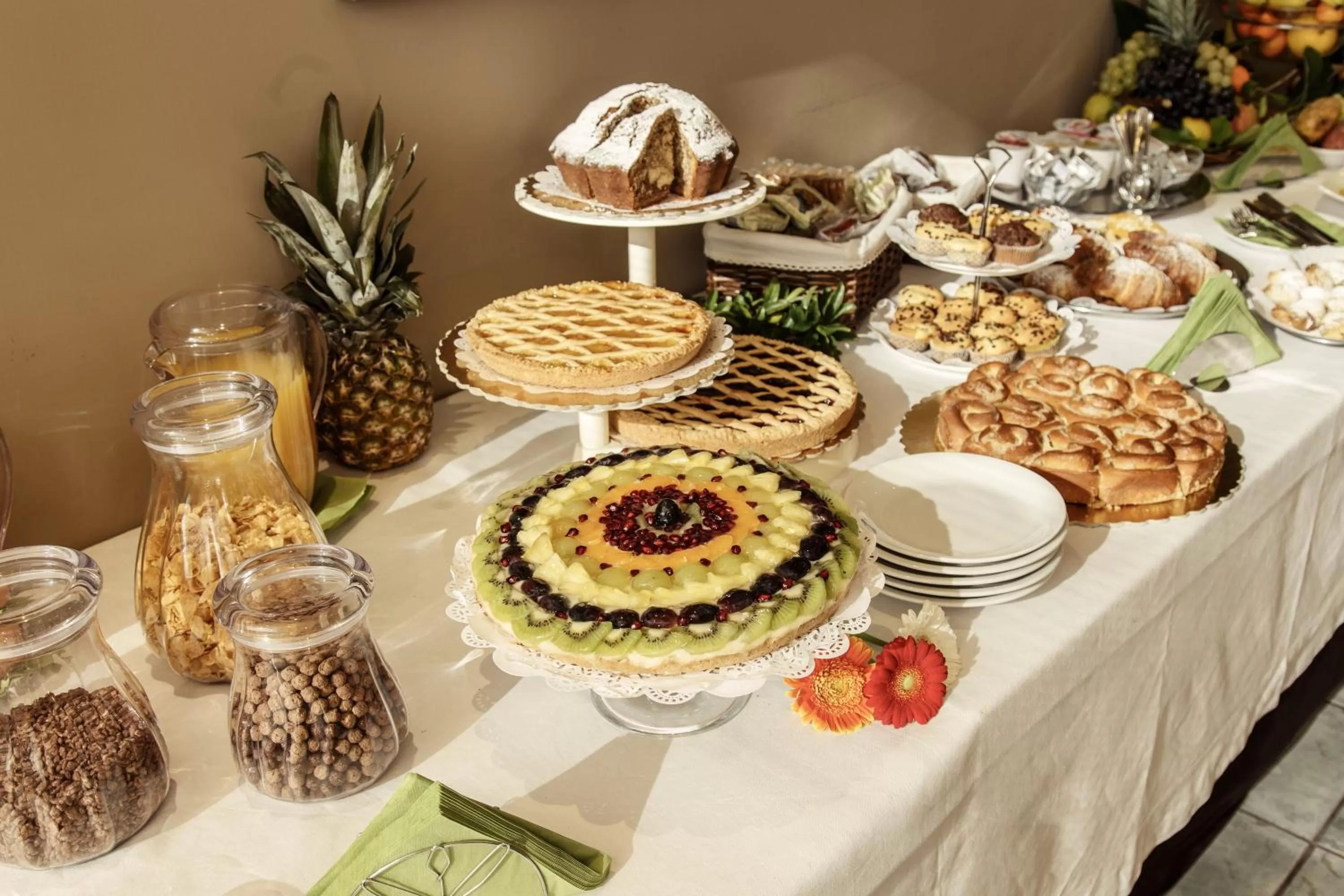 Buffet breakfast in Hotel Maiuri Pompei