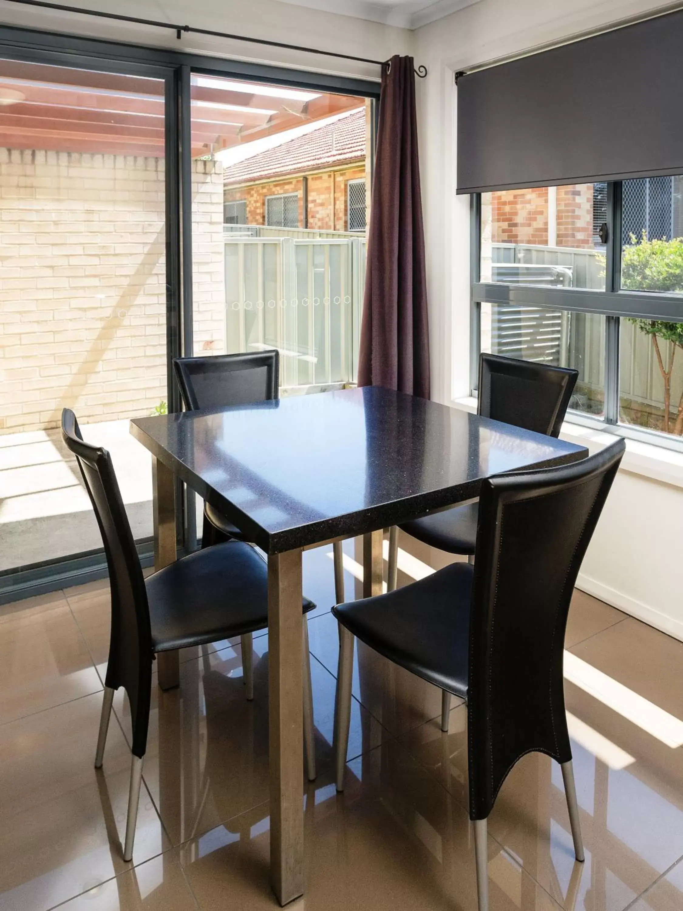 Patio, Dining Area in Cardiff Executive Apartments