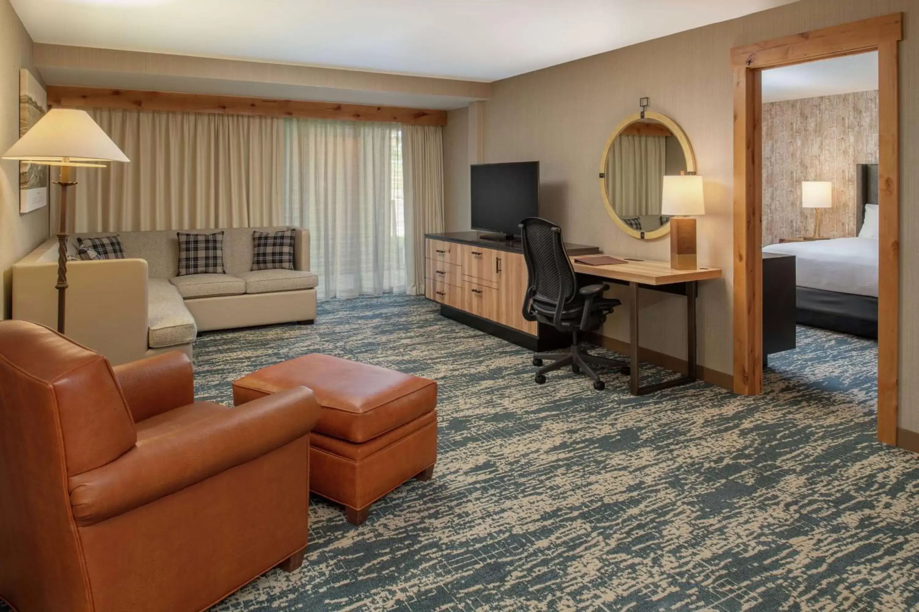 Bedroom, Seating Area in DoubleTree by Hilton Missoula Edgewater