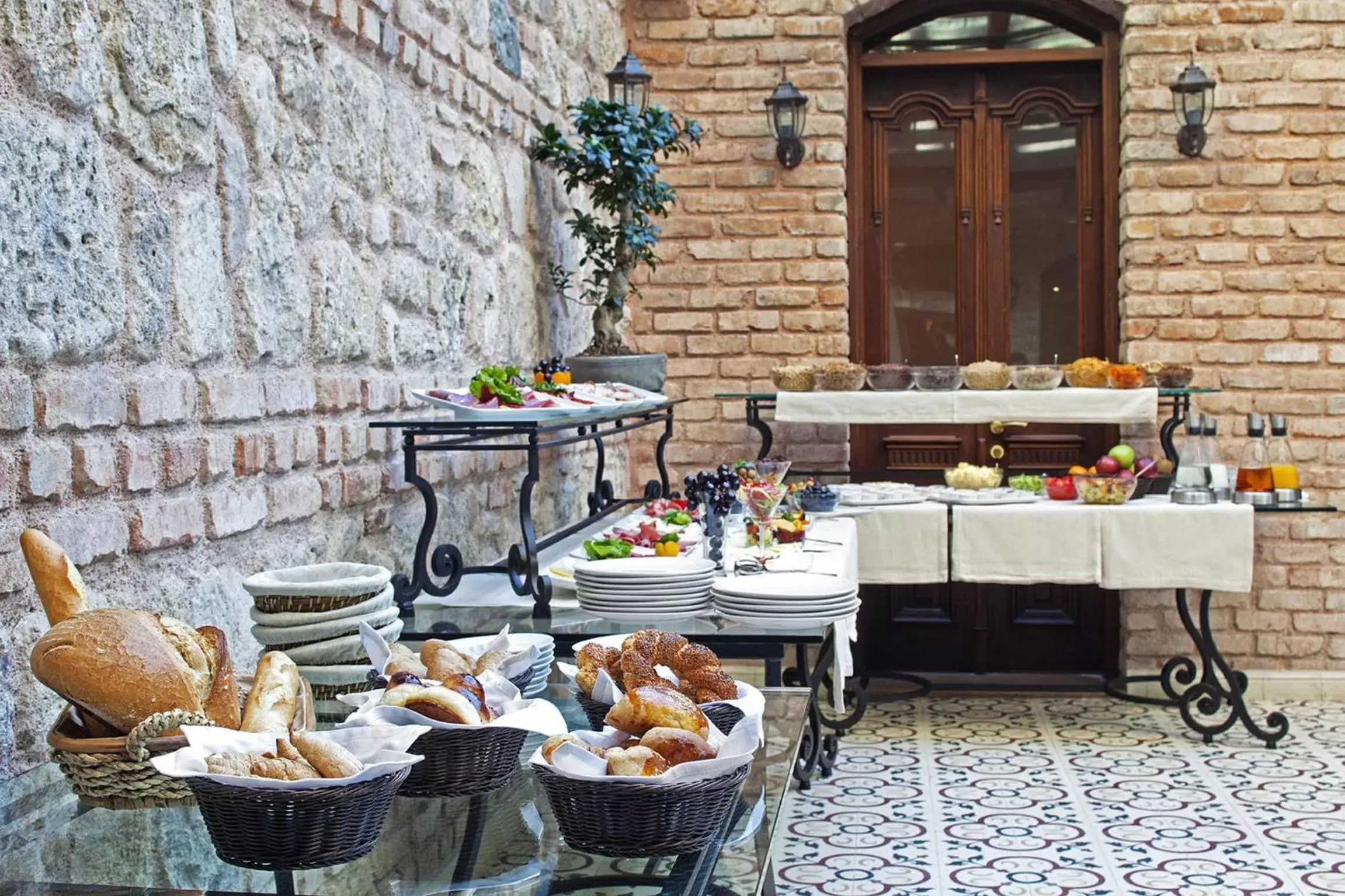 Restaurant/Places to Eat in Celine Hotel - Ottoman Mansion
