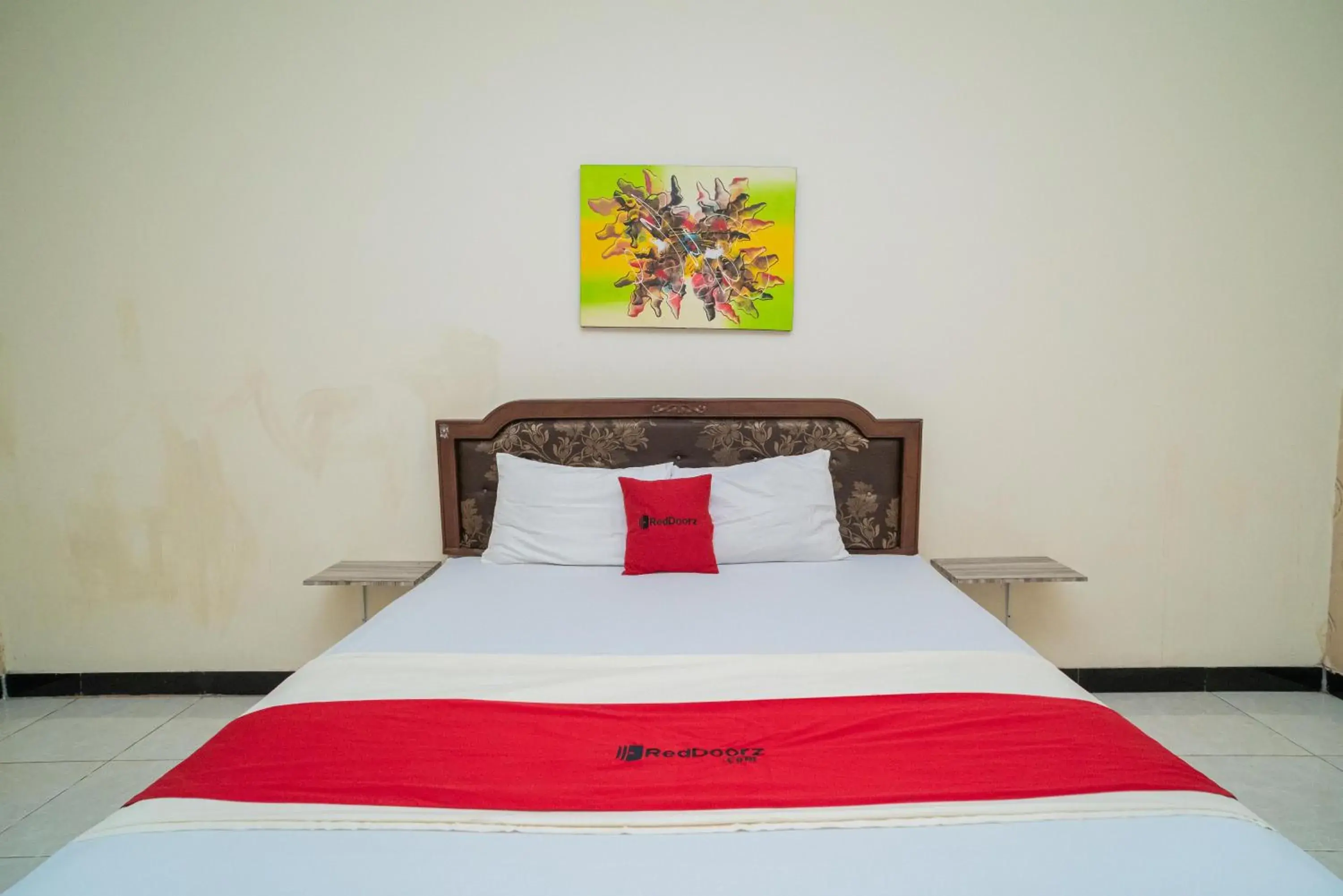 Bed in RedDoorz near Bundaran Garuda