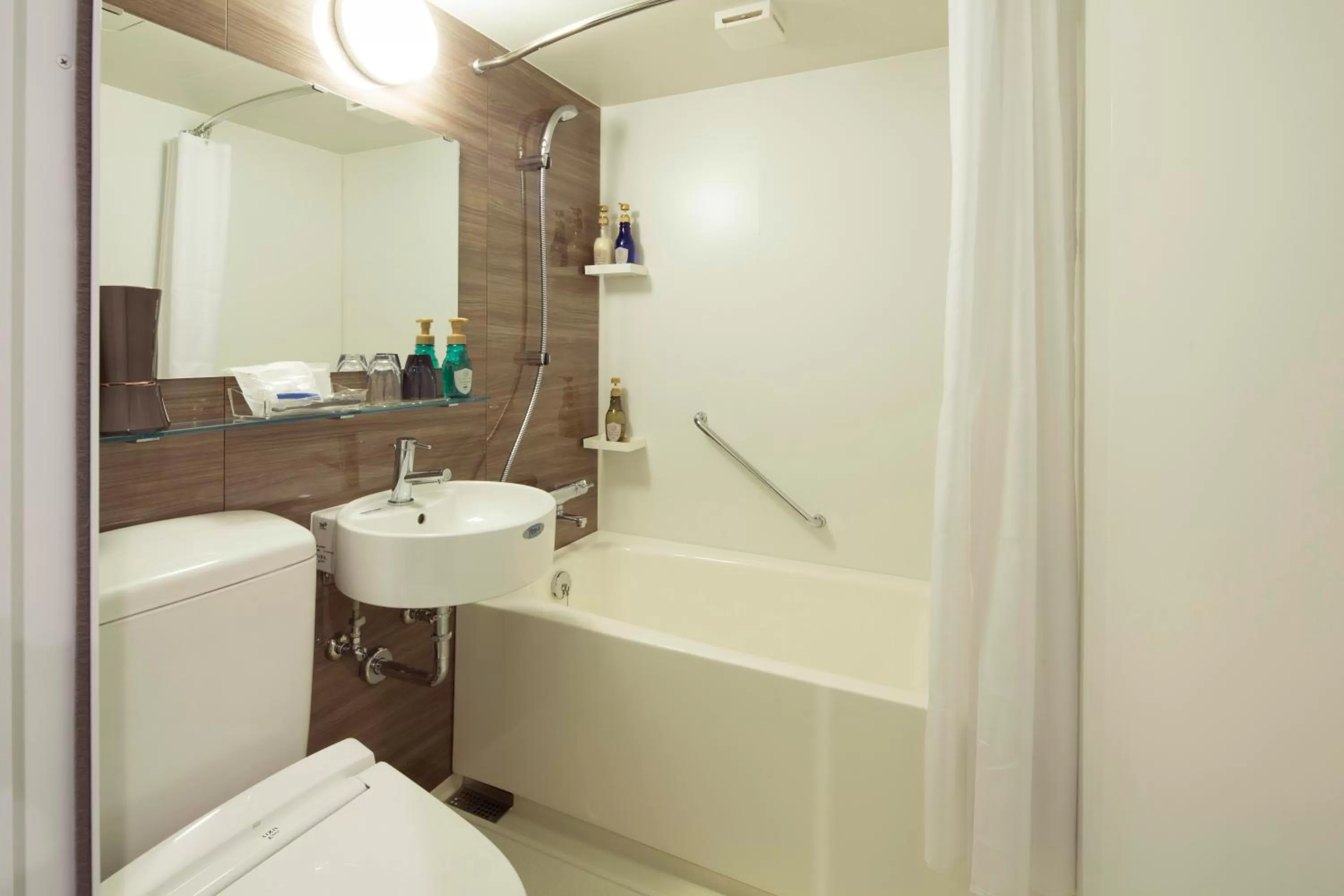 Shower in Shizutetsu Hotel Prezio Hakataekimae