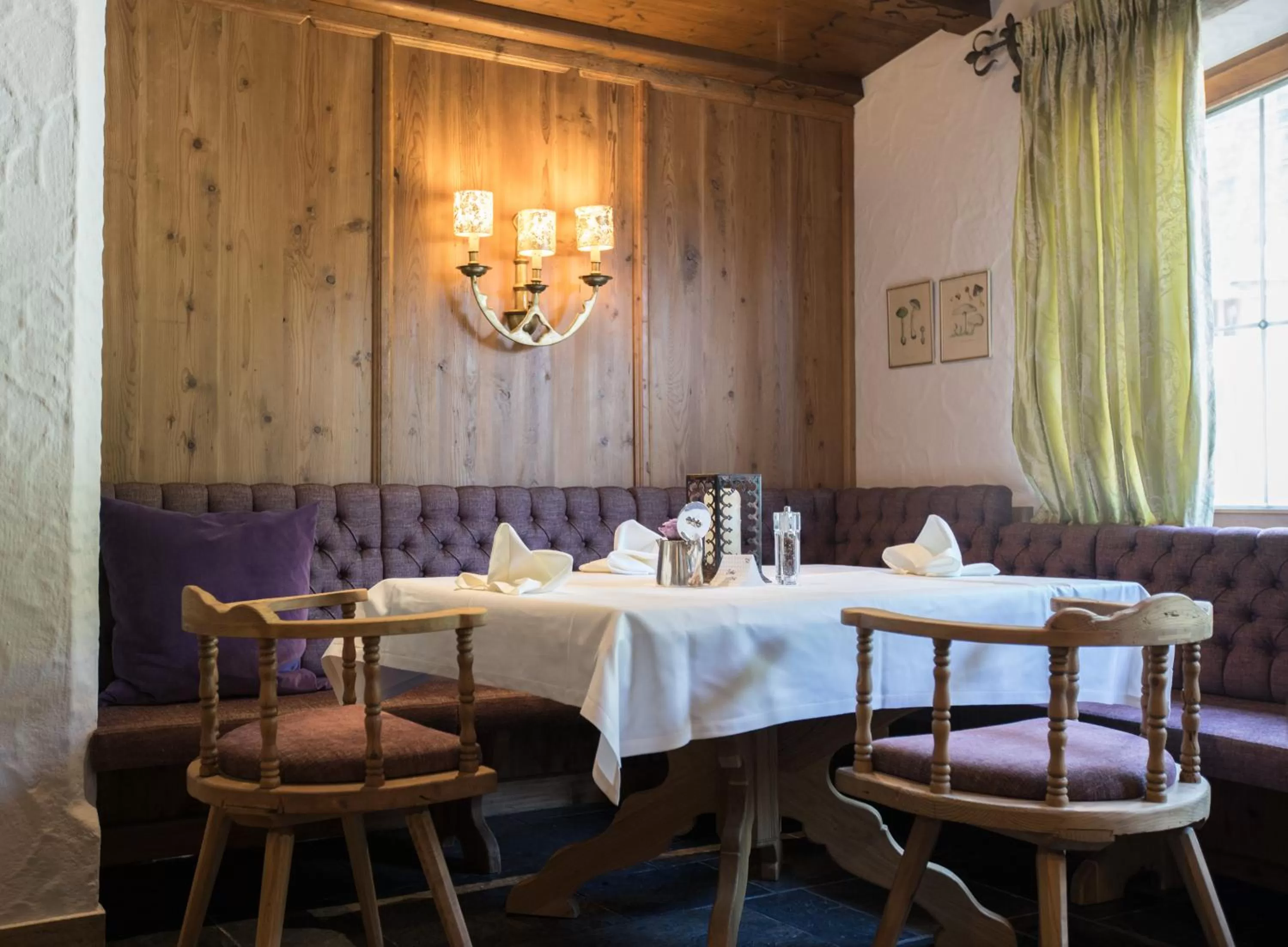 Restaurant/places to eat in ElisabethHotel Premium Private Retreat- Adults only