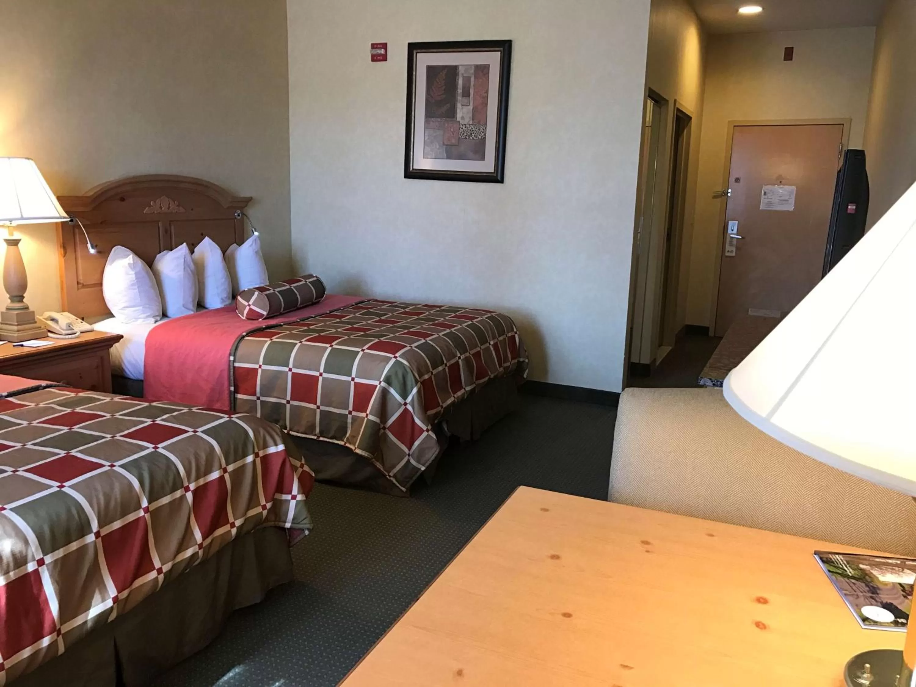 Queen Room with Two Queen Beds and Bathtub - Disability Access/Non-Smoking in Best Western PLUS Revere Inn & Suites